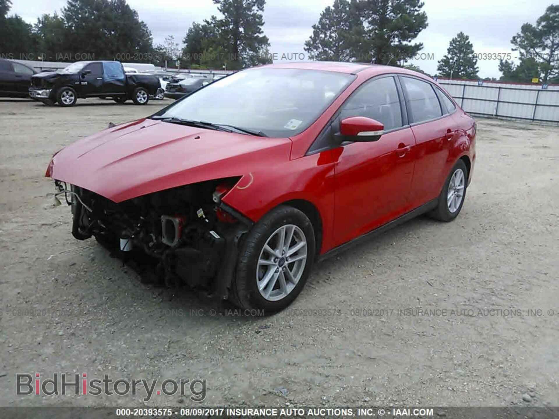 2015 Ford Focus - VIN: 1FADP3F24FL263581 - Photo 2