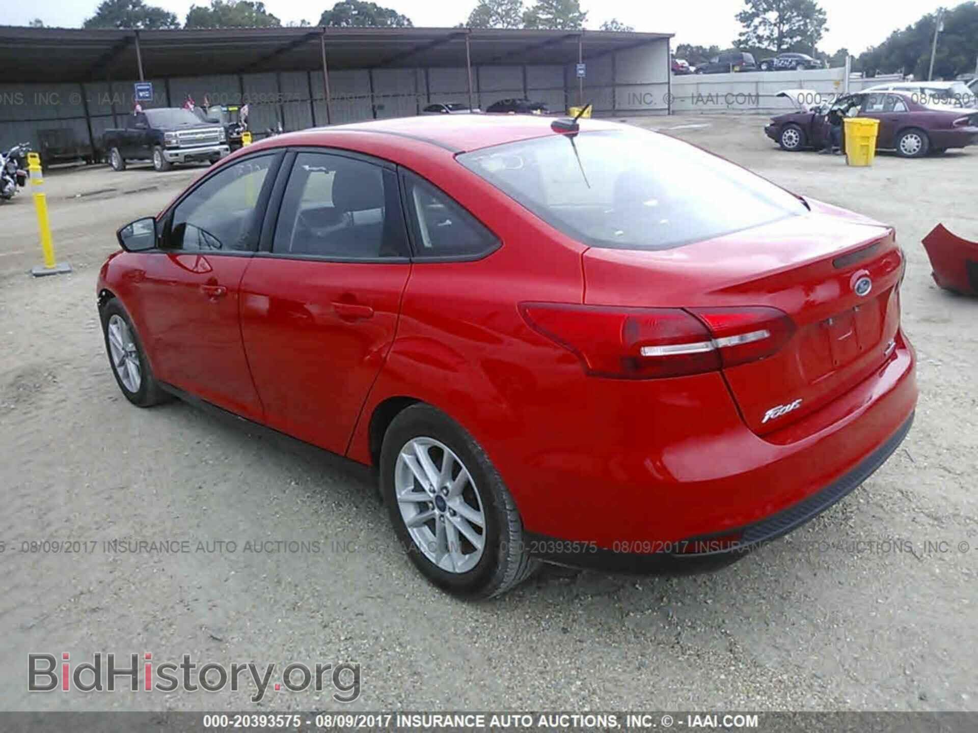 2015 Ford Focus - VIN: 1FADP3F24FL263581 - Photo 3