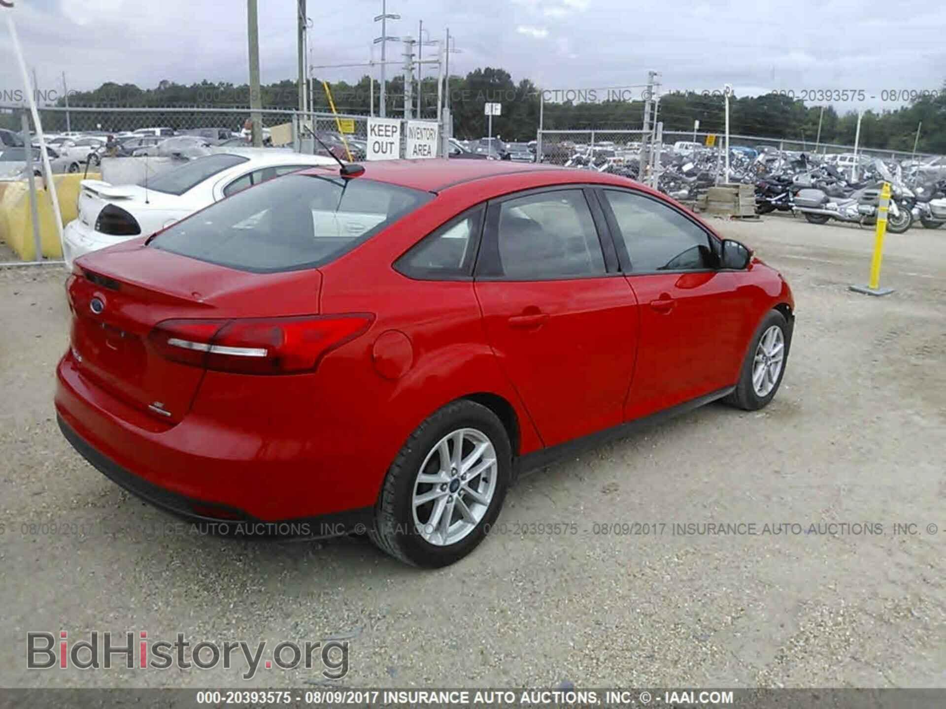 2015 Ford Focus - VIN: 1FADP3F24FL263581 - Photo 4