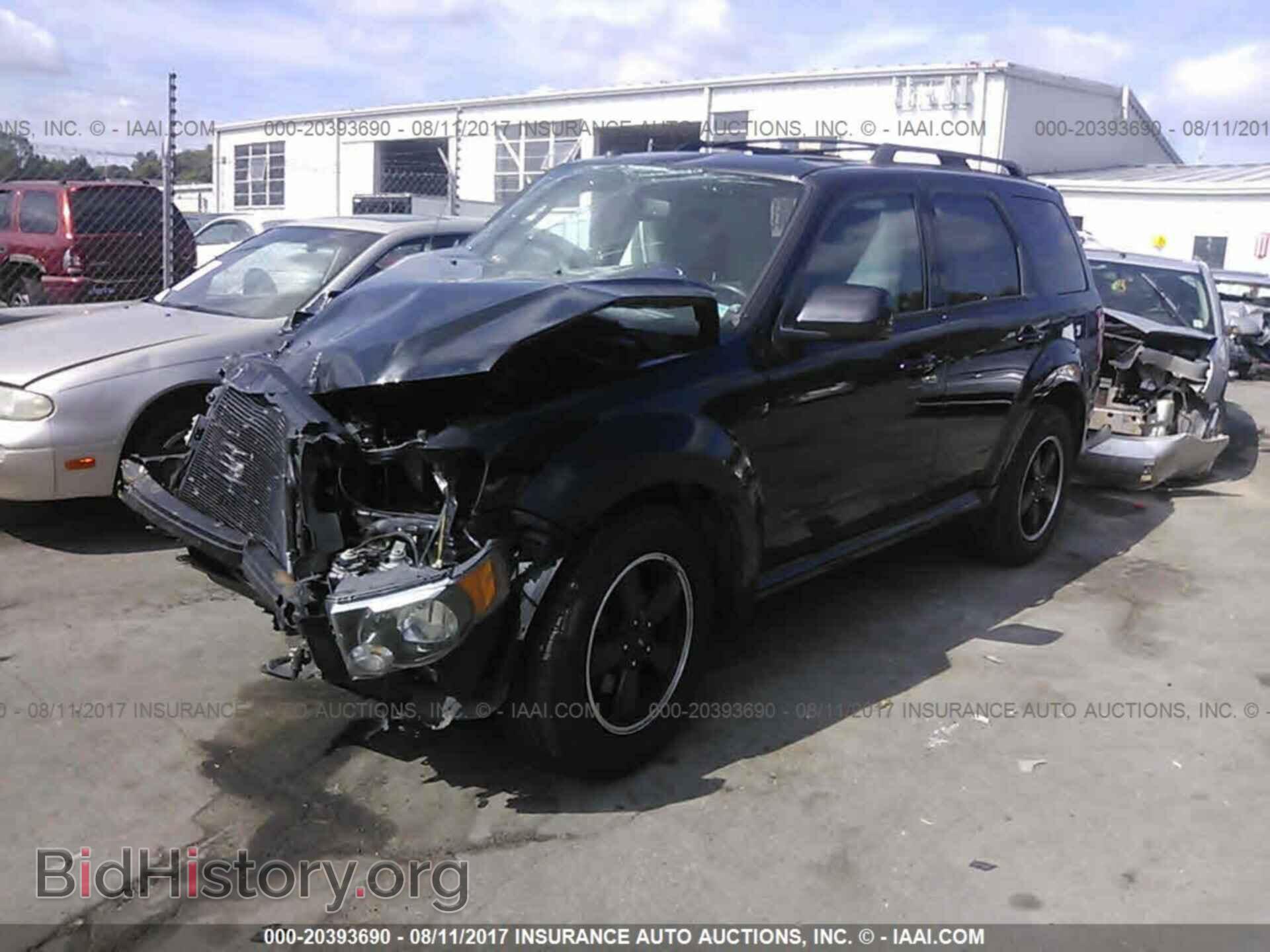2011 Ford Escape - VIN: 1FMCU9D73BKA90745 - Фото 2