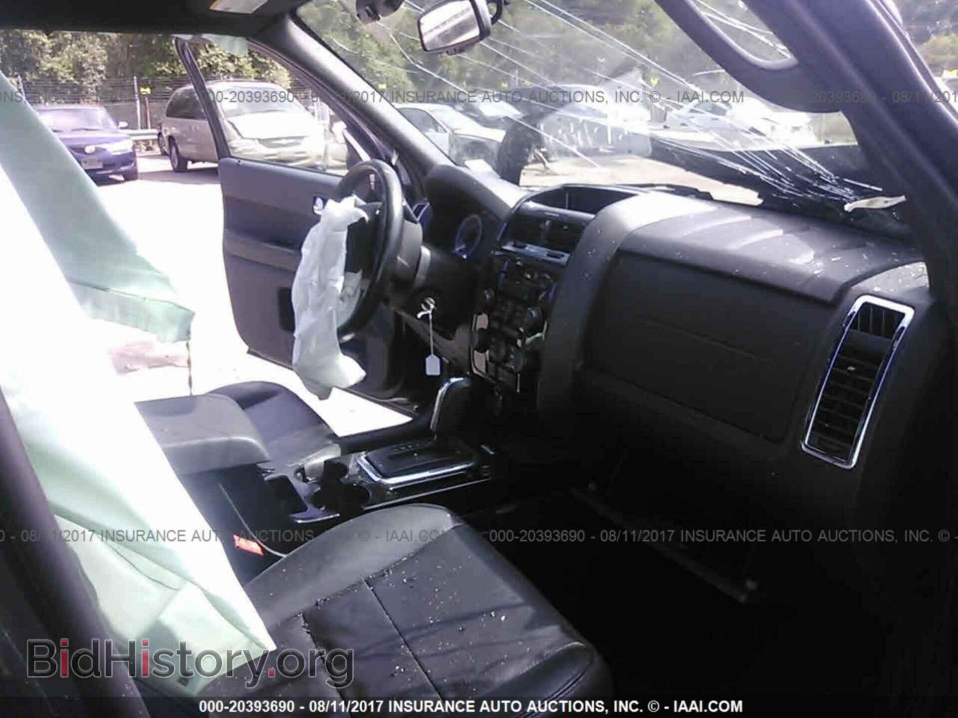 2011 Ford Escape - VIN: 1FMCU9D73BKA90745 - Фото 5