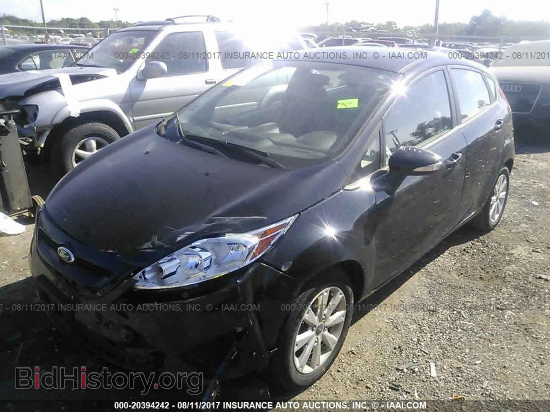 2013 Ford Fiesta - VIN: 3FADP4EJ7DM140741 - Photo 2