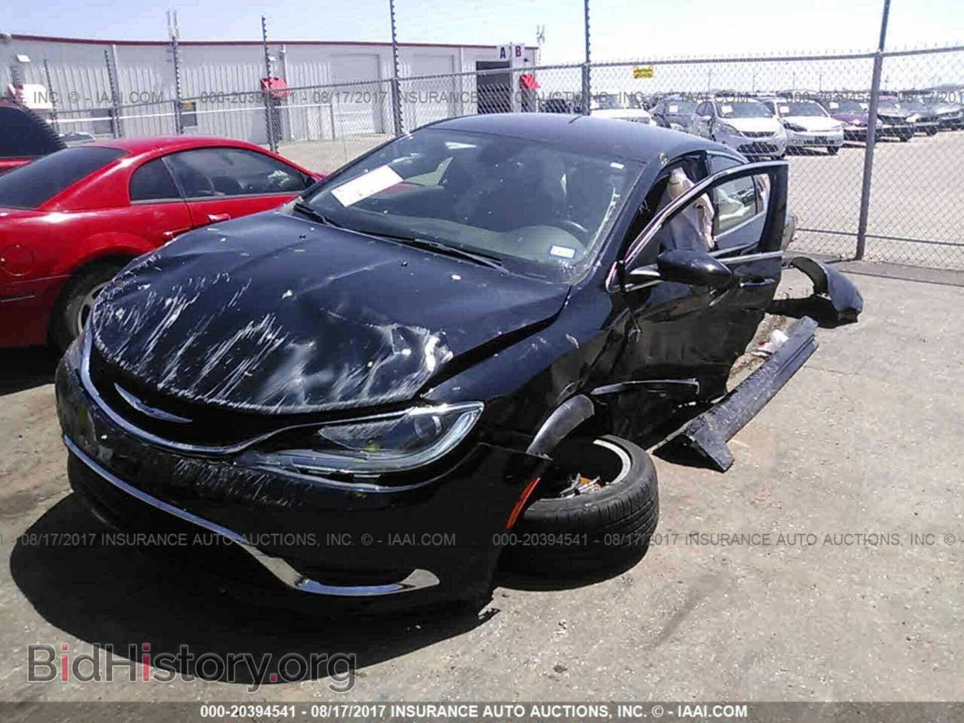 2015 Chrysler 200 - VIN: 1C3CCCAB7FN751490 - Photo 2