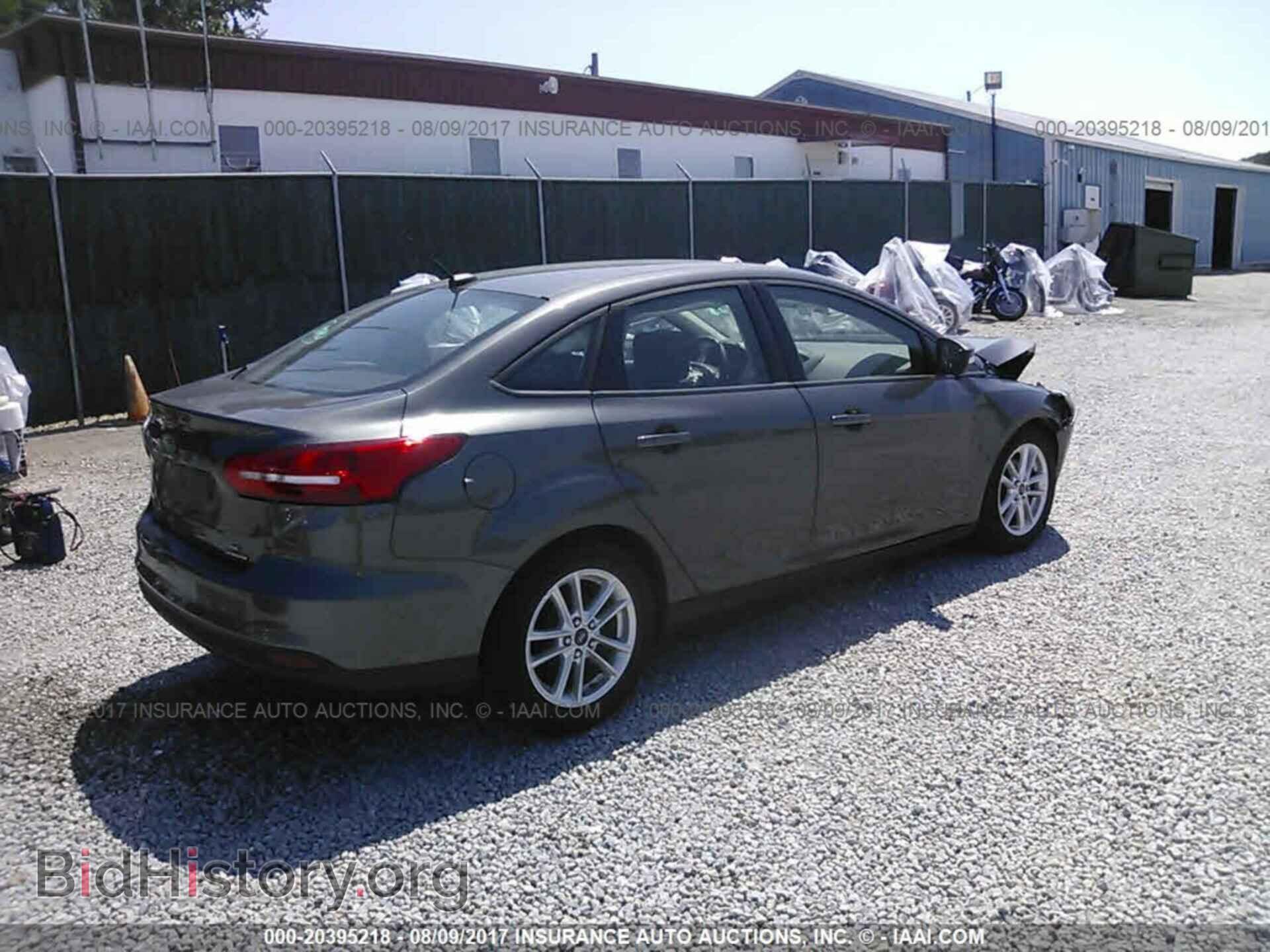 2015 Ford Focus - VIN: 1FADP3F27FL379311 - Photo 4