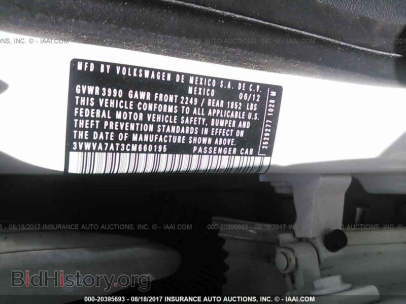 2012 Volkswagen BEETLE (VIN 3VWVA7AT3CM660195) — photo 9 of 10