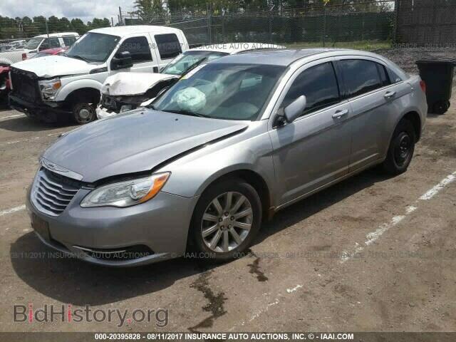 2014 Chrysler 200 - VIN: 1C3CCBBB7EN132346 - Фото 2