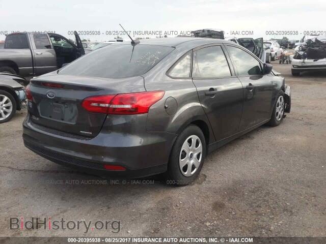 2016 Ford Focus - VIN: 1FADP3E27GL328636 - Photo 4