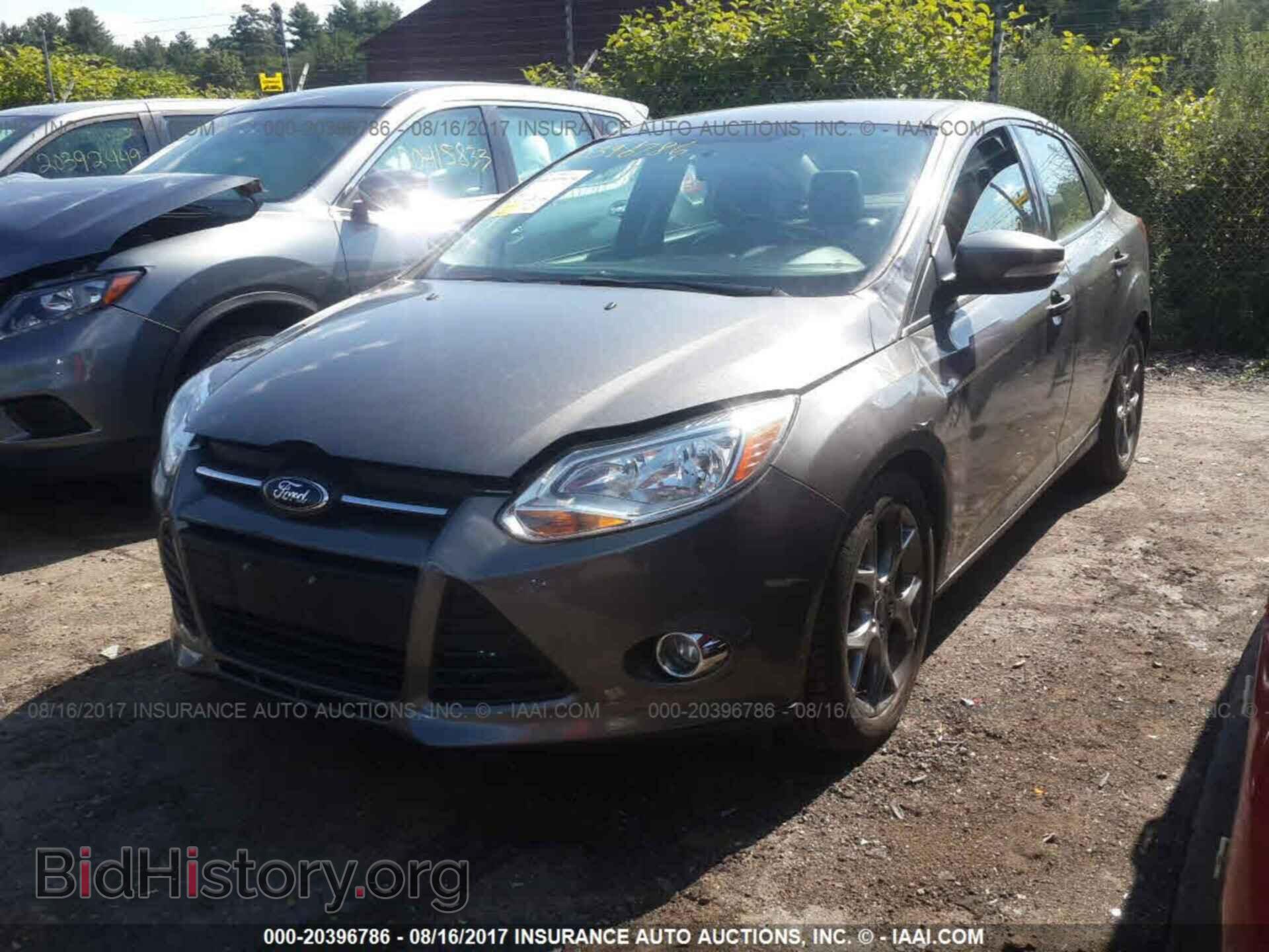 2014 Ford Focus - VIN: 1FADP3F27EL232274 - Photo 2