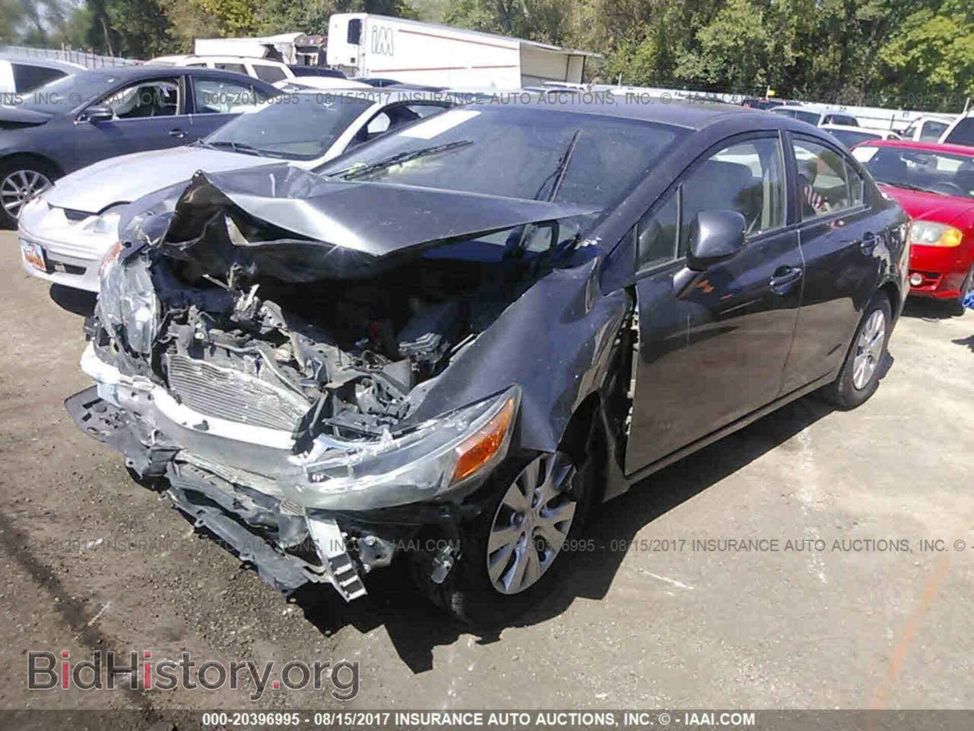 2012 Honda Civic - VIN: 2HGFB2F58CH606411 - Фото 2