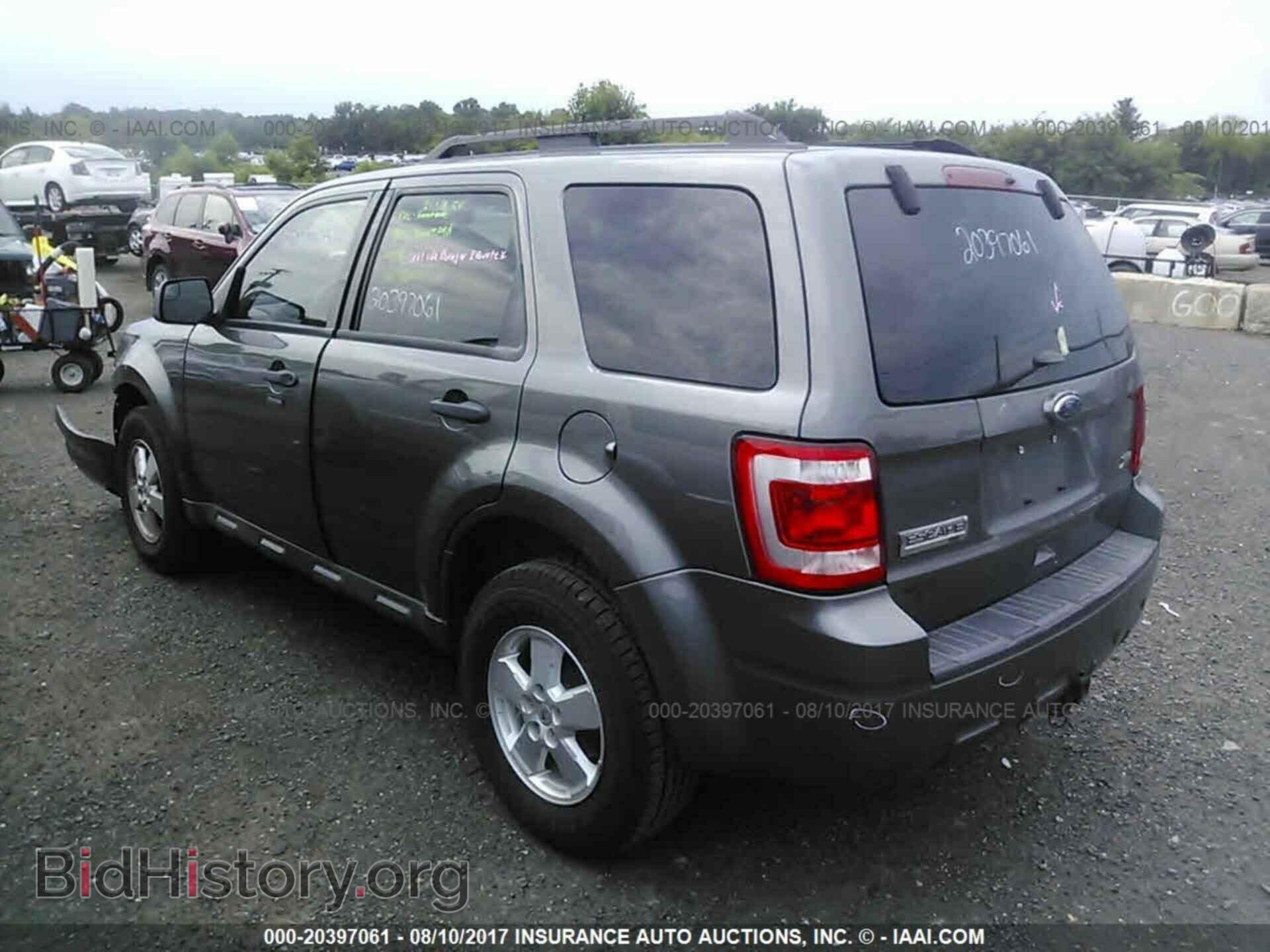 2011 Ford Escape - VIN: 1FMCU0DG1BKB04024 - Фото 3