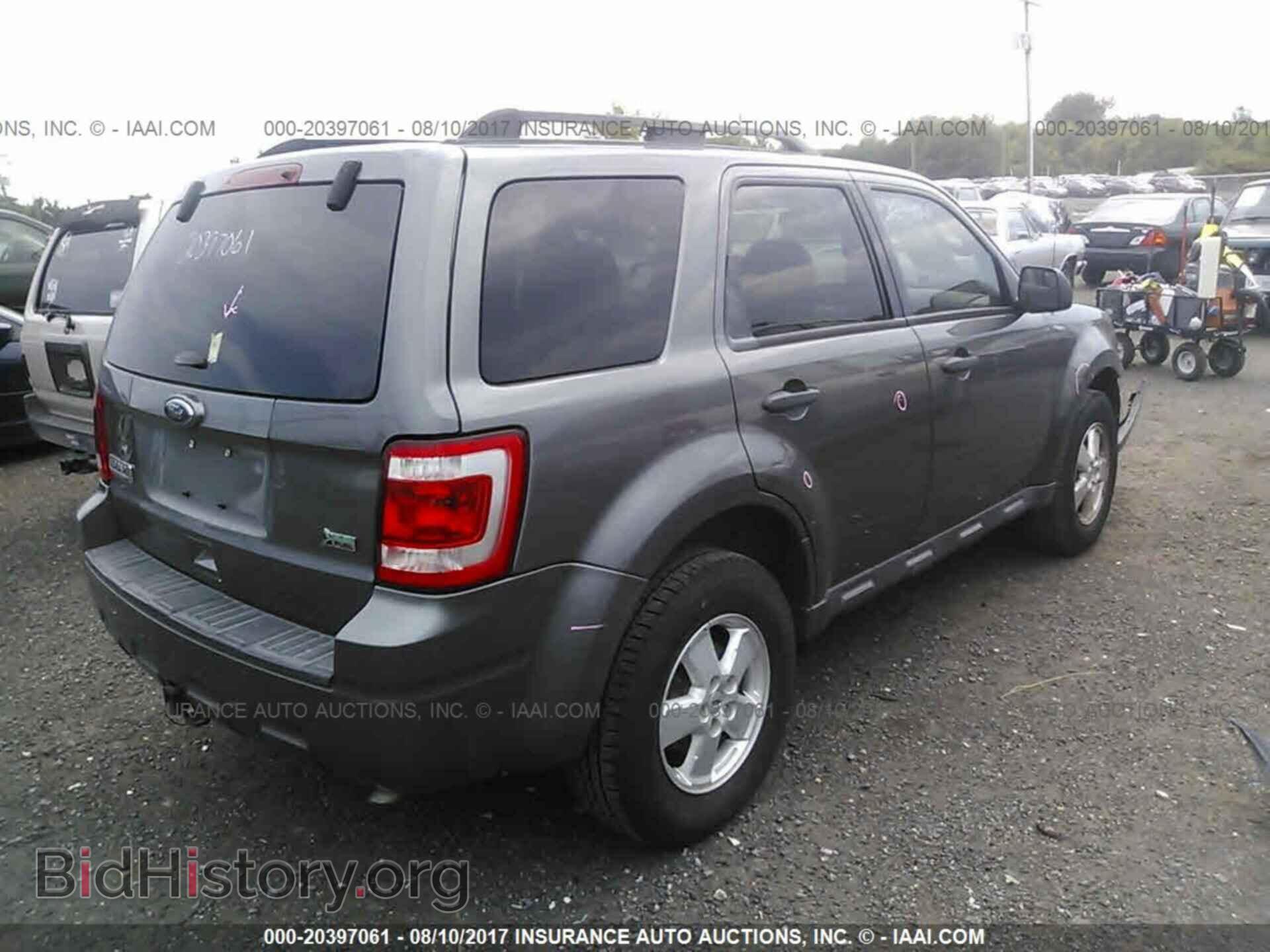 2011 Ford Escape - VIN: 1FMCU0DG1BKB04024 - Фото 4