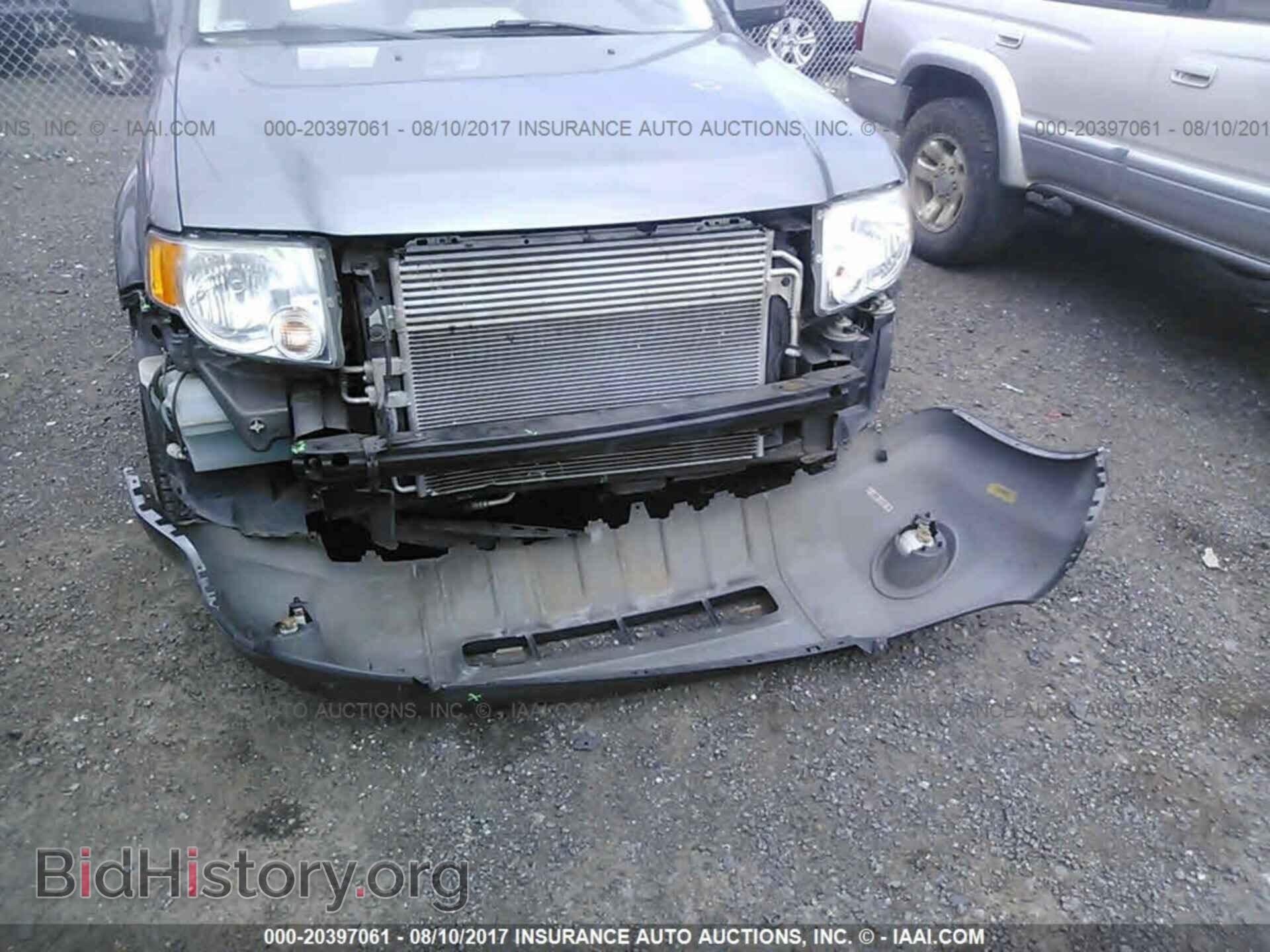 2011 Ford Escape - VIN: 1FMCU0DG1BKB04024 - Фото 6