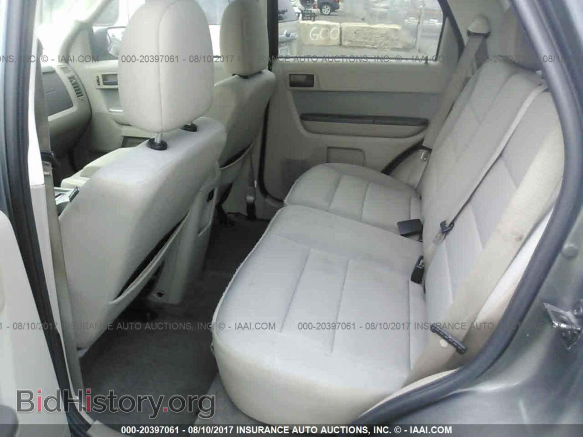 2011 Ford Escape - VIN: 1FMCU0DG1BKB04024 - Фото 8