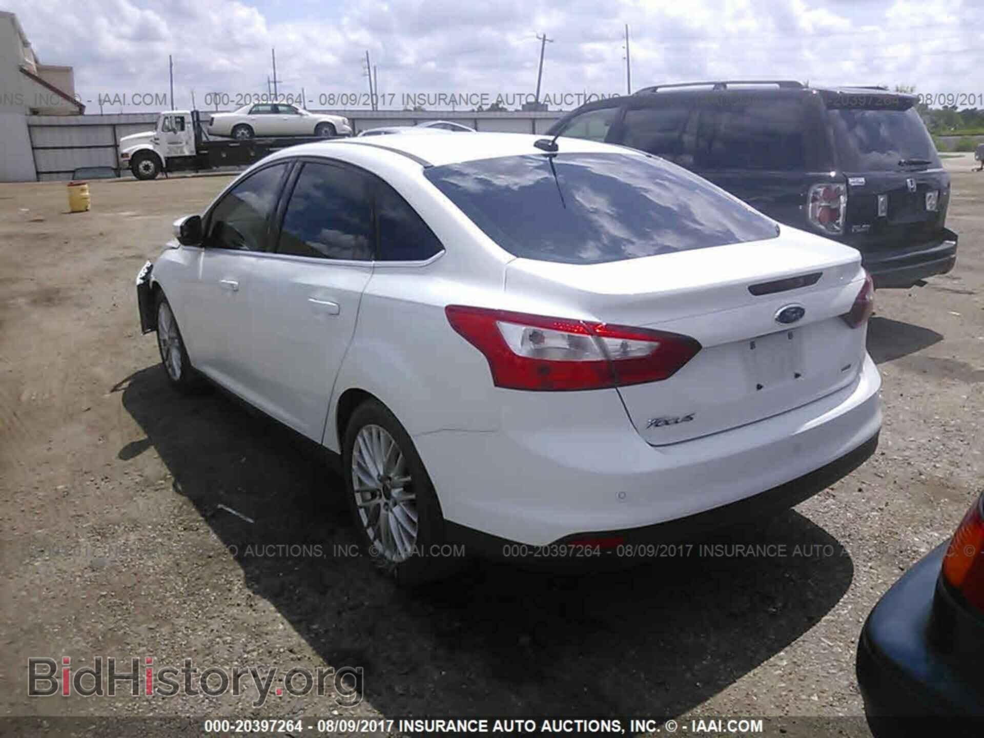 2012 Ford Focus - VIN: 1FAHP3H2XCL348449 - Photo 3
