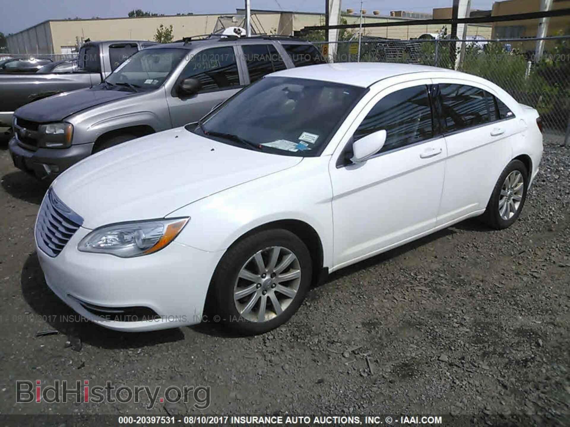 2013 Chrysler 200 - VIN: 1C3CCBBB1DN575414 - Photo 2