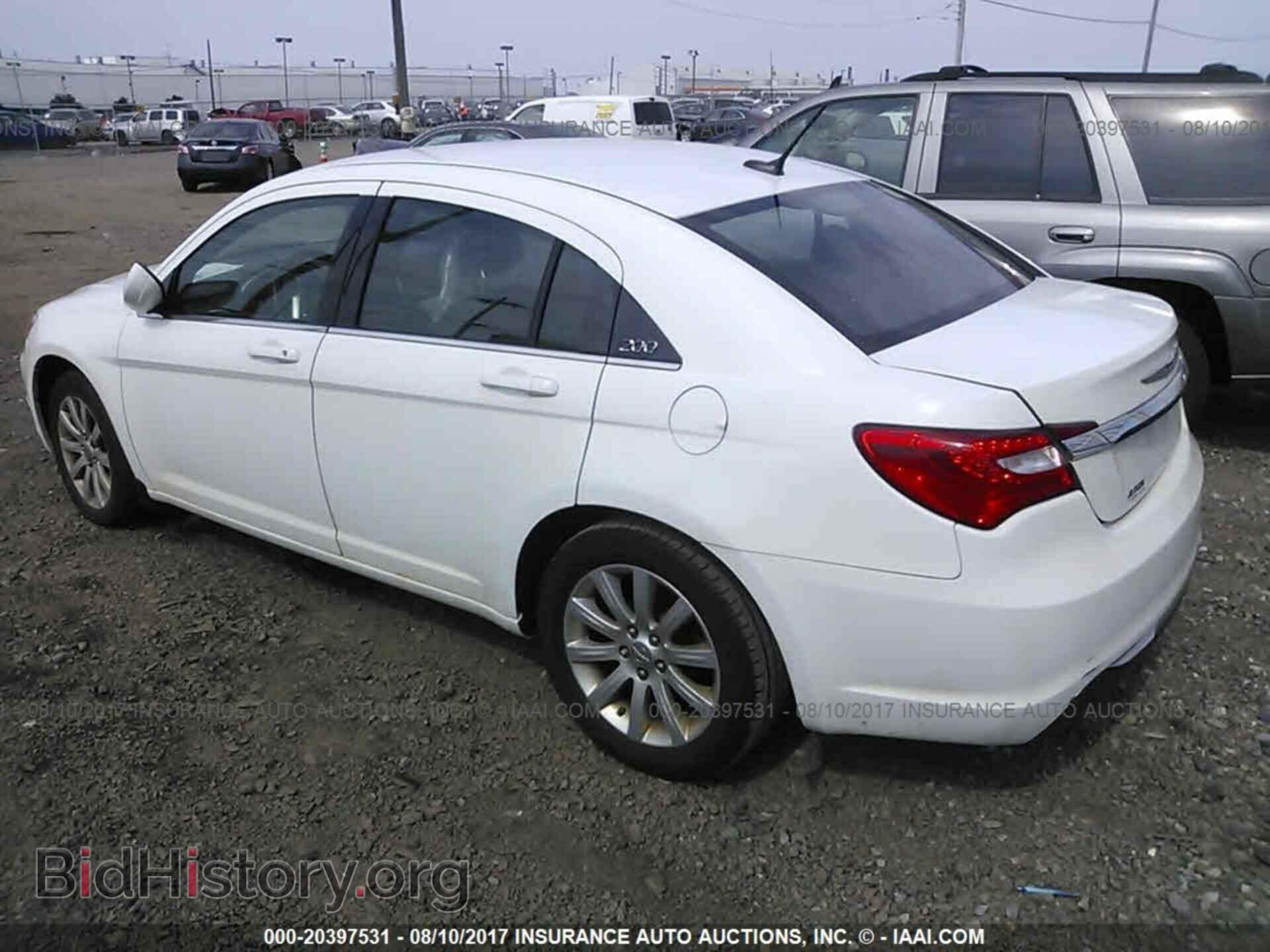 2013 Chrysler 200 - VIN: 1C3CCBBB1DN575414 - Photo 3