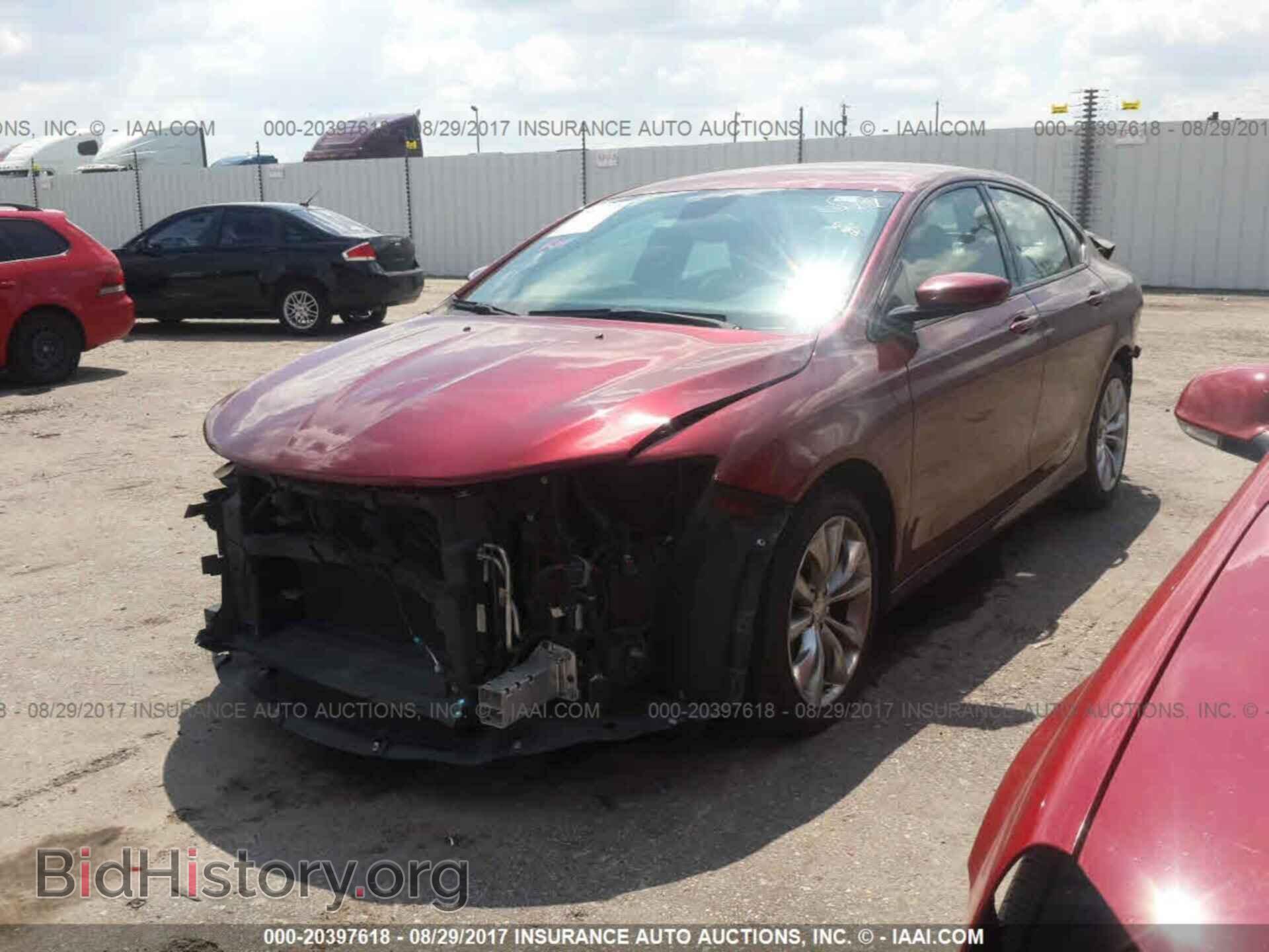 2015 Chrysler 200 - VIN: 1C3CCCBB7FN590556 - Photo 2