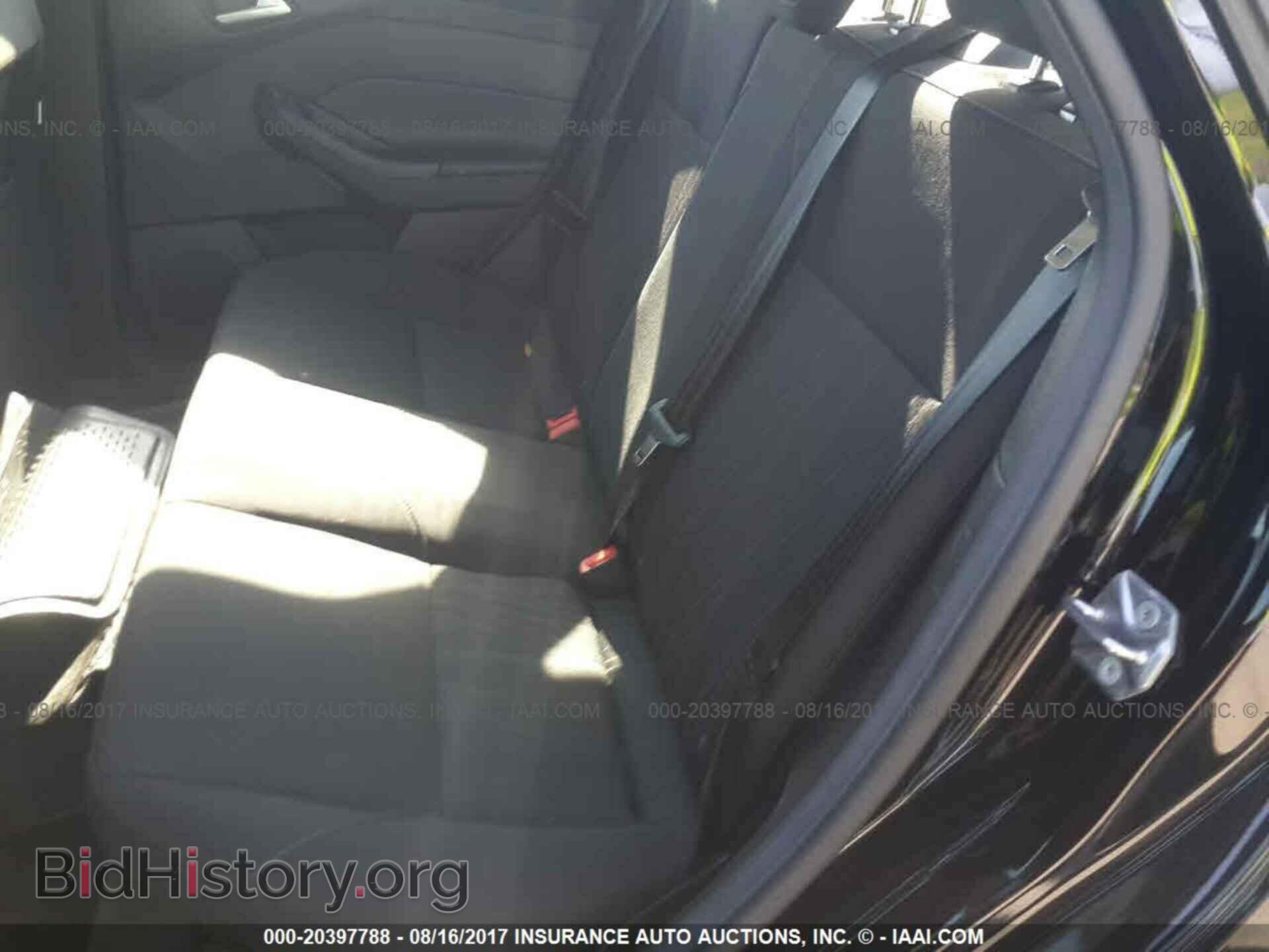 2017 Ford Focus - VIN: 1FADP3F23HL215900 - Photo 8
