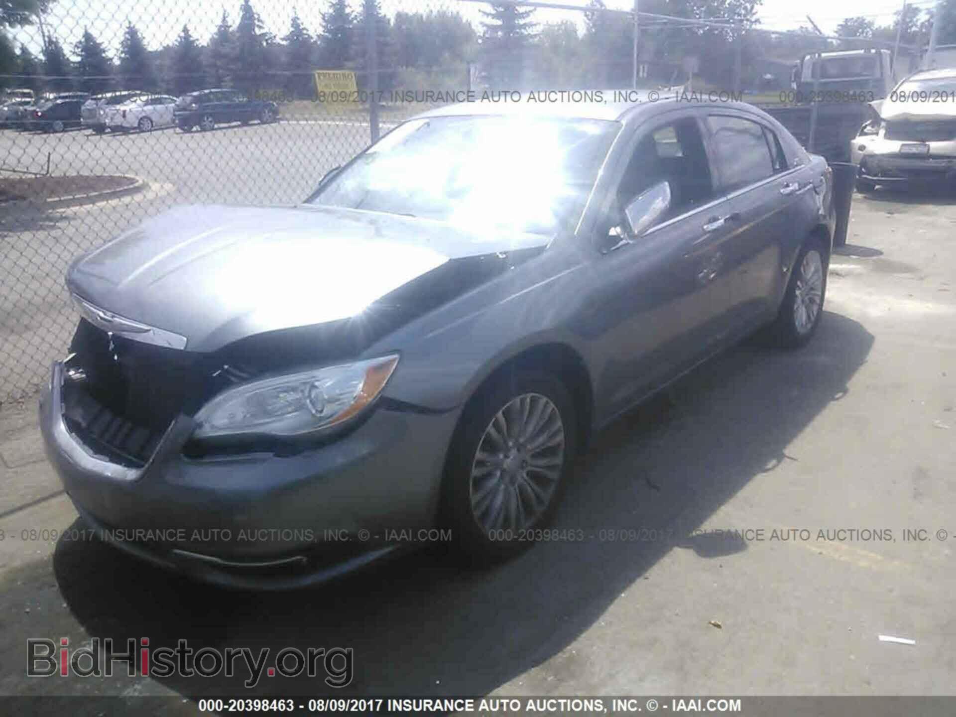 2011 Chrysler 200 - VIN: 1C3BC2FB8BN583268 - Photo 2
