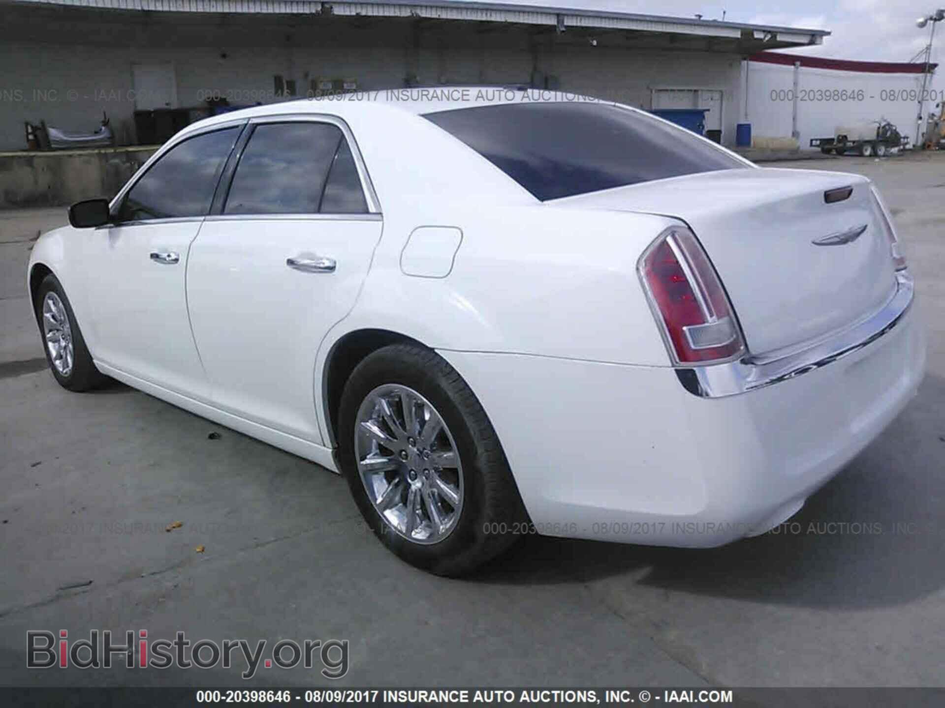 2014 Chrysler 300c - VIN: 2C3CCAETXEH109098 - Фото 3