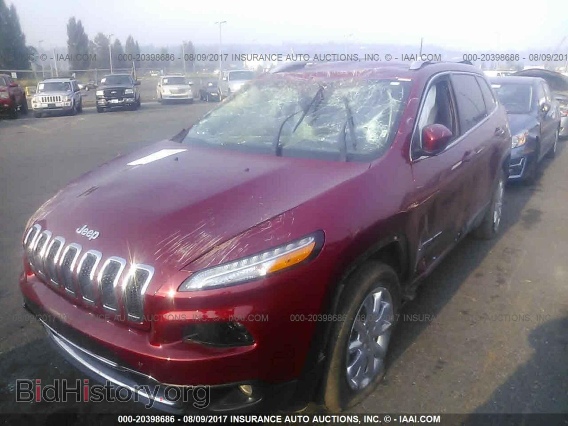 2017 Jeep Cherokee - VIN: 1C4PJMDB8HW519319 - Photo 2