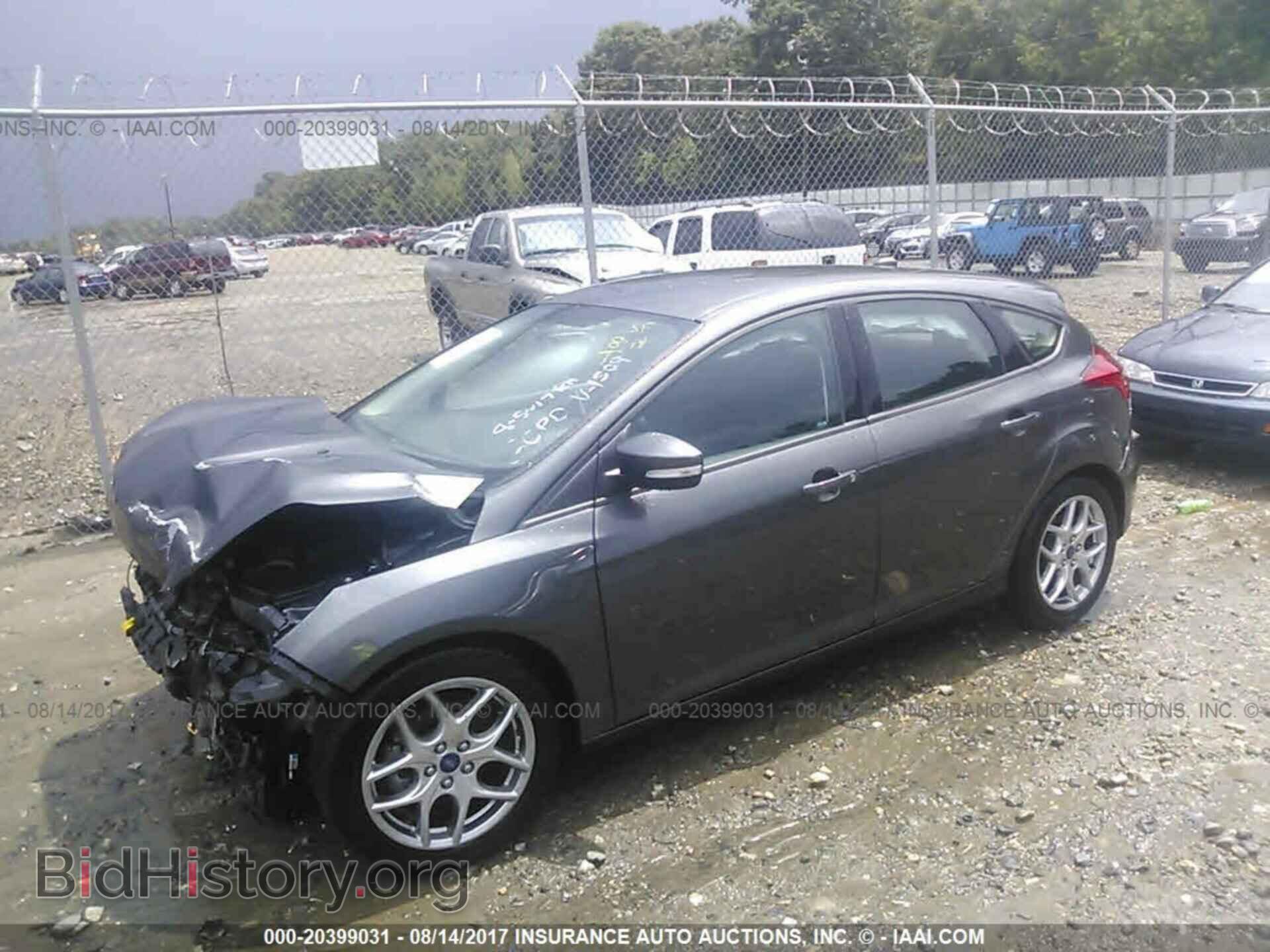 2015 Ford Focus - VIN: 1FADP3K28FL381509 - Photo 2