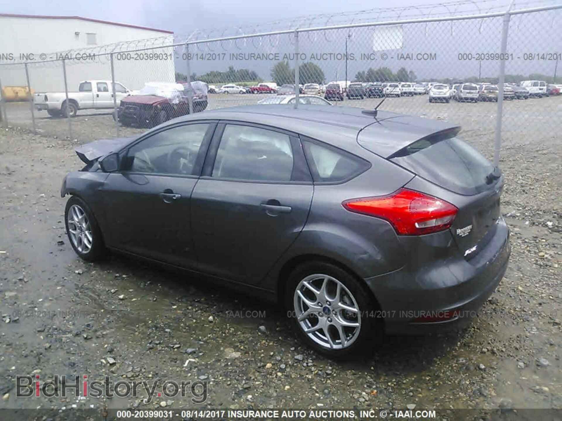 2015 Ford Focus - VIN: 1FADP3K28FL381509 - Photo 3