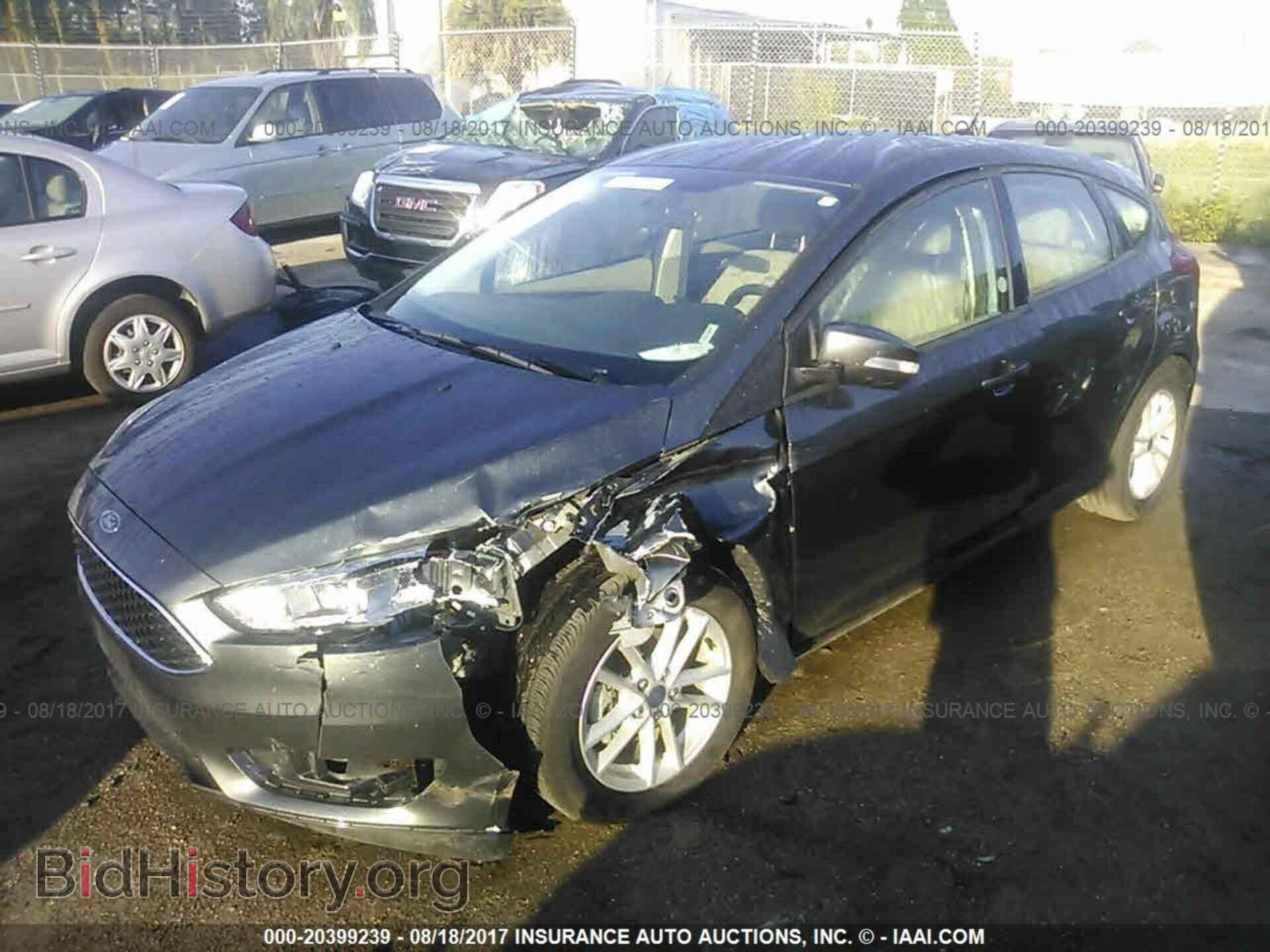 2017 Ford Focus - VIN: 1FADP3K29HL225627 - Photo 2