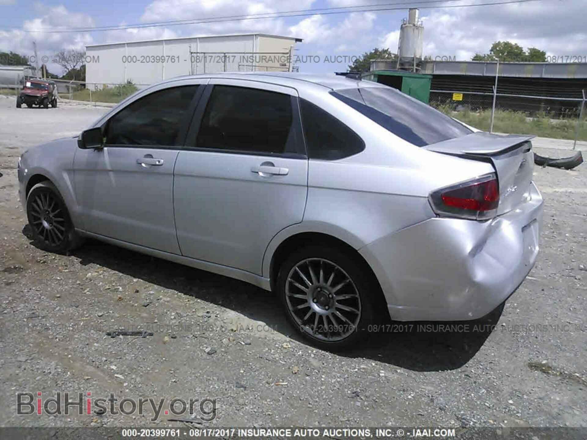 2011 Ford Focus - VIN: 1FAHP3GN1BW132692 - Фото 3