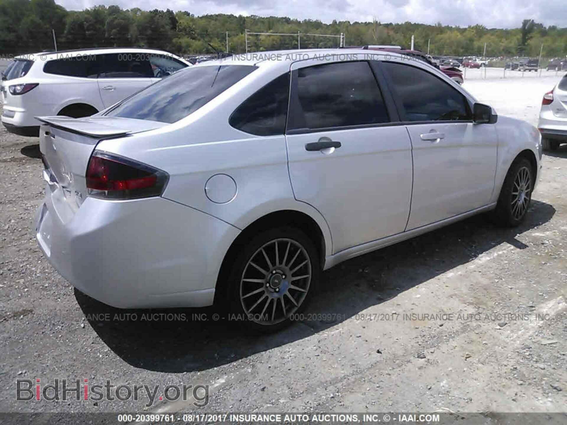 2011 Ford Focus - VIN: 1FAHP3GN1BW132692 - Фото 4