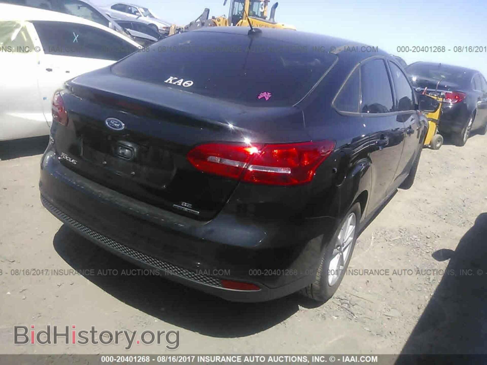 2015 Ford Focus - VIN: 1FADP3F2XFL221478 - Photo 4
