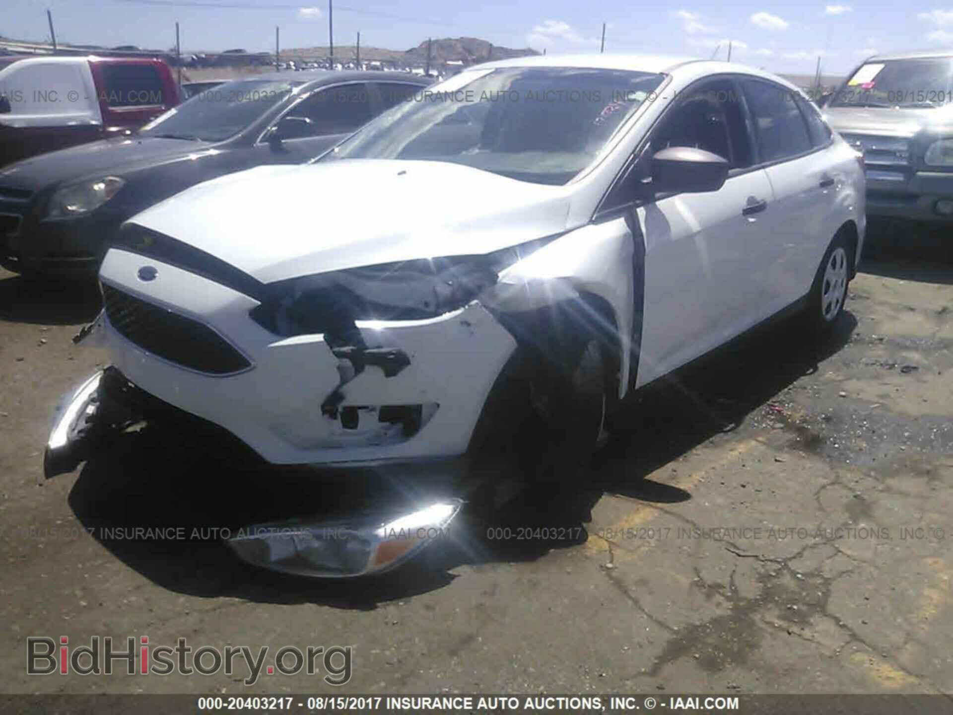 2016 Ford Focus - VIN: 1FADP3E24GL336984 - Photo 2