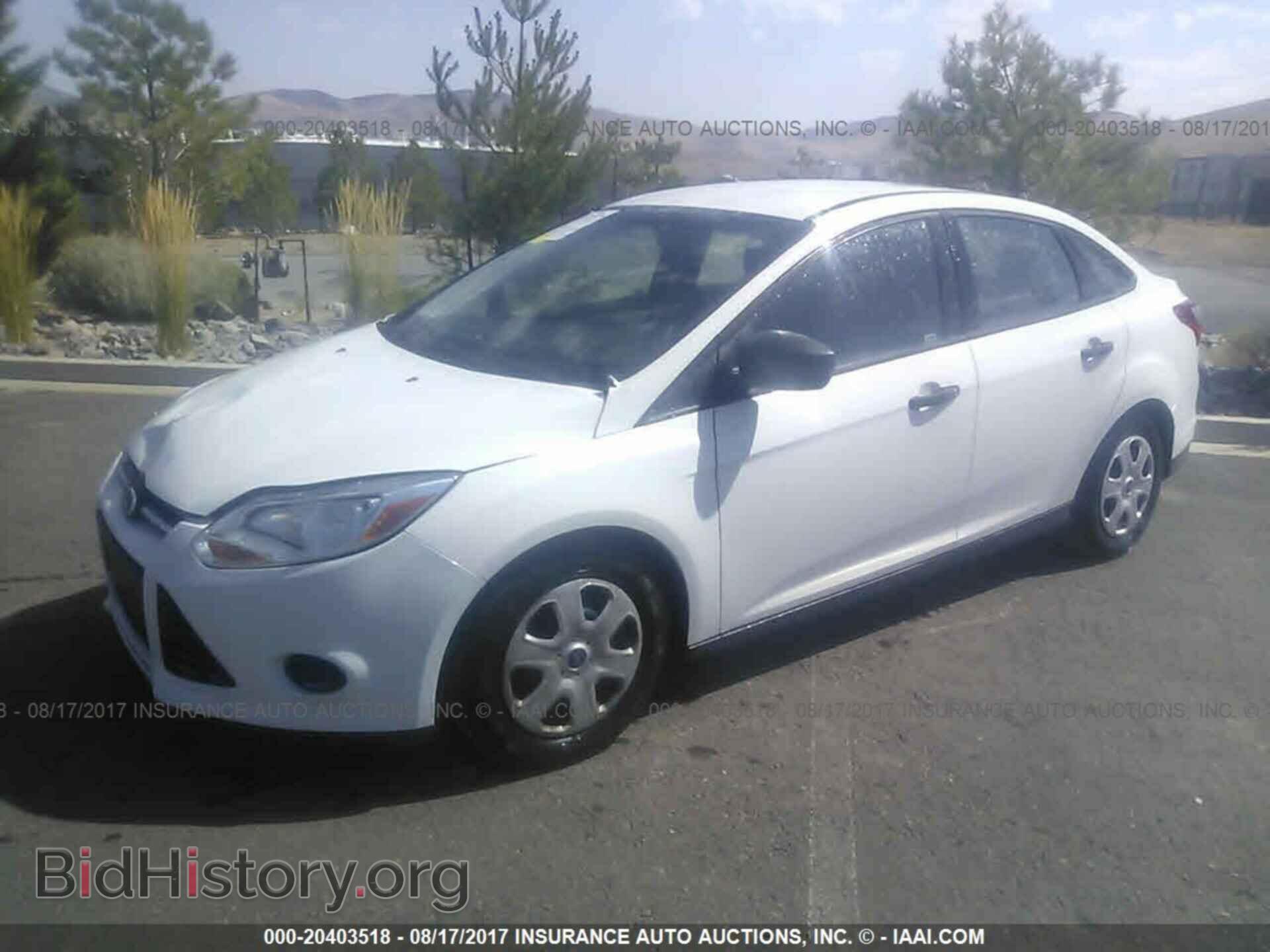 2012 Ford Focus - VIN: 1FAHP3E20CL314587 - Photo 2