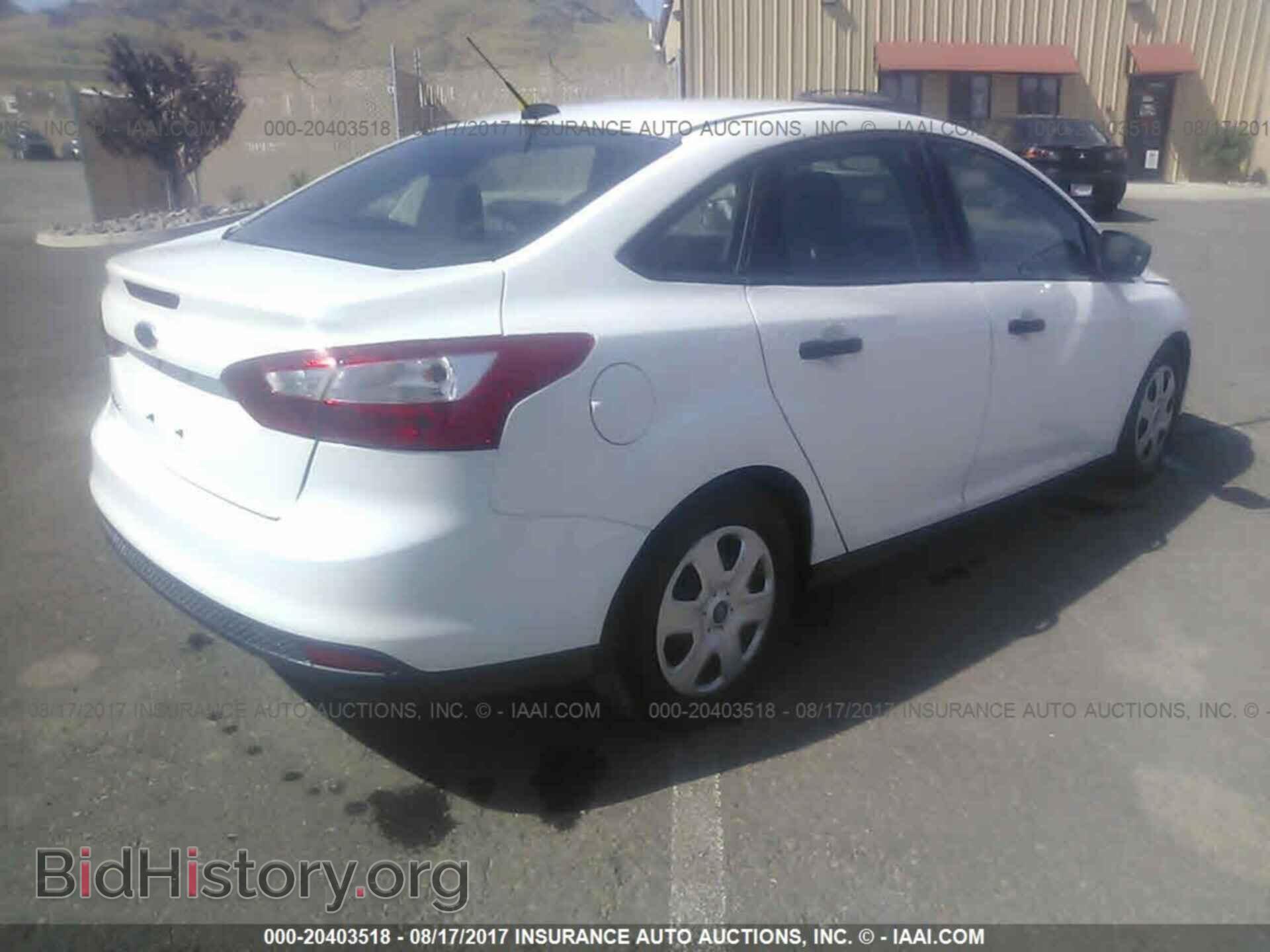 2012 Ford Focus - VIN: 1FAHP3E20CL314587 - Photo 4