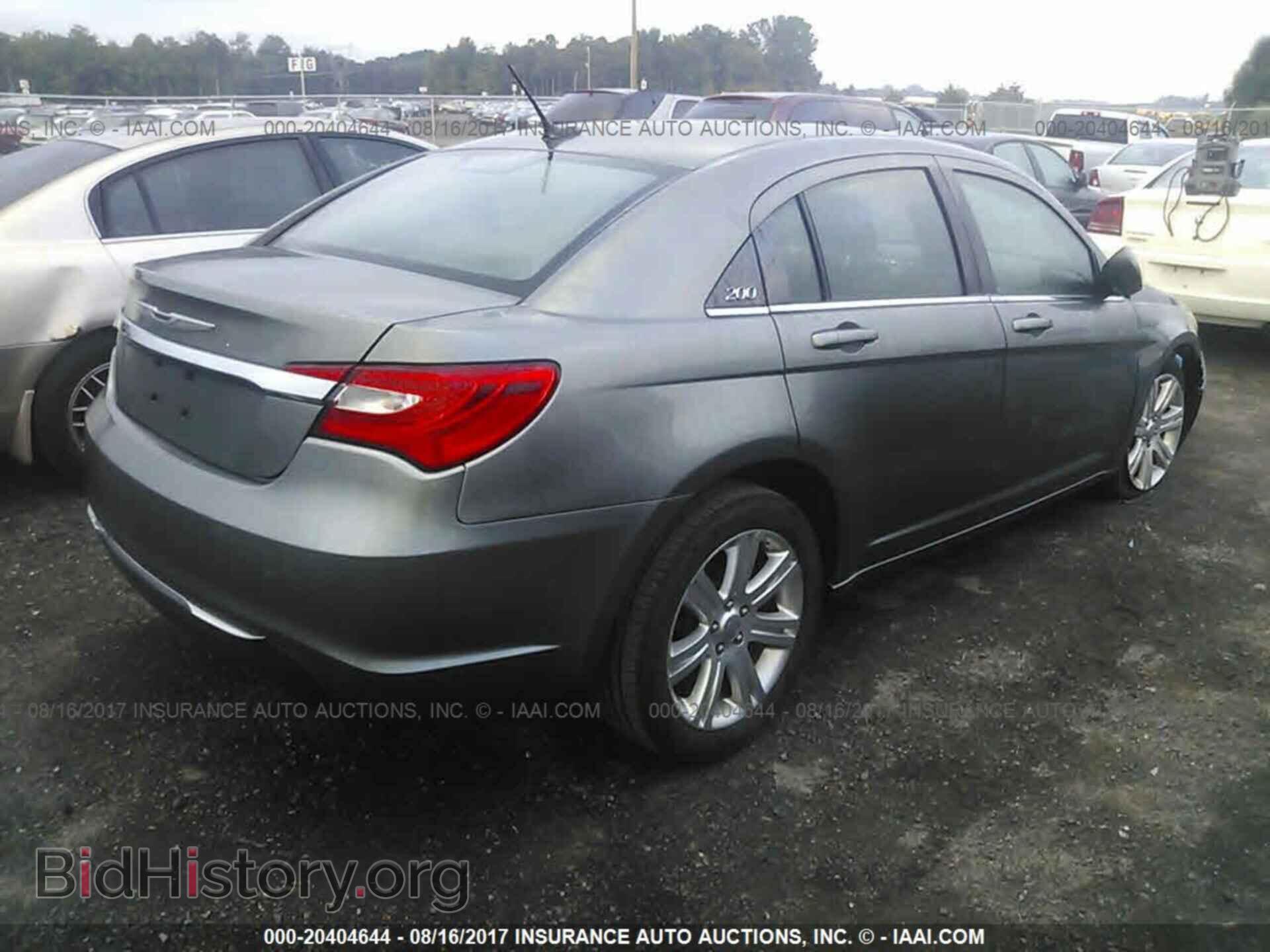 2013 Chrysler 200 - VIN: 1C3CCBBB3DN611670 - Photo 4