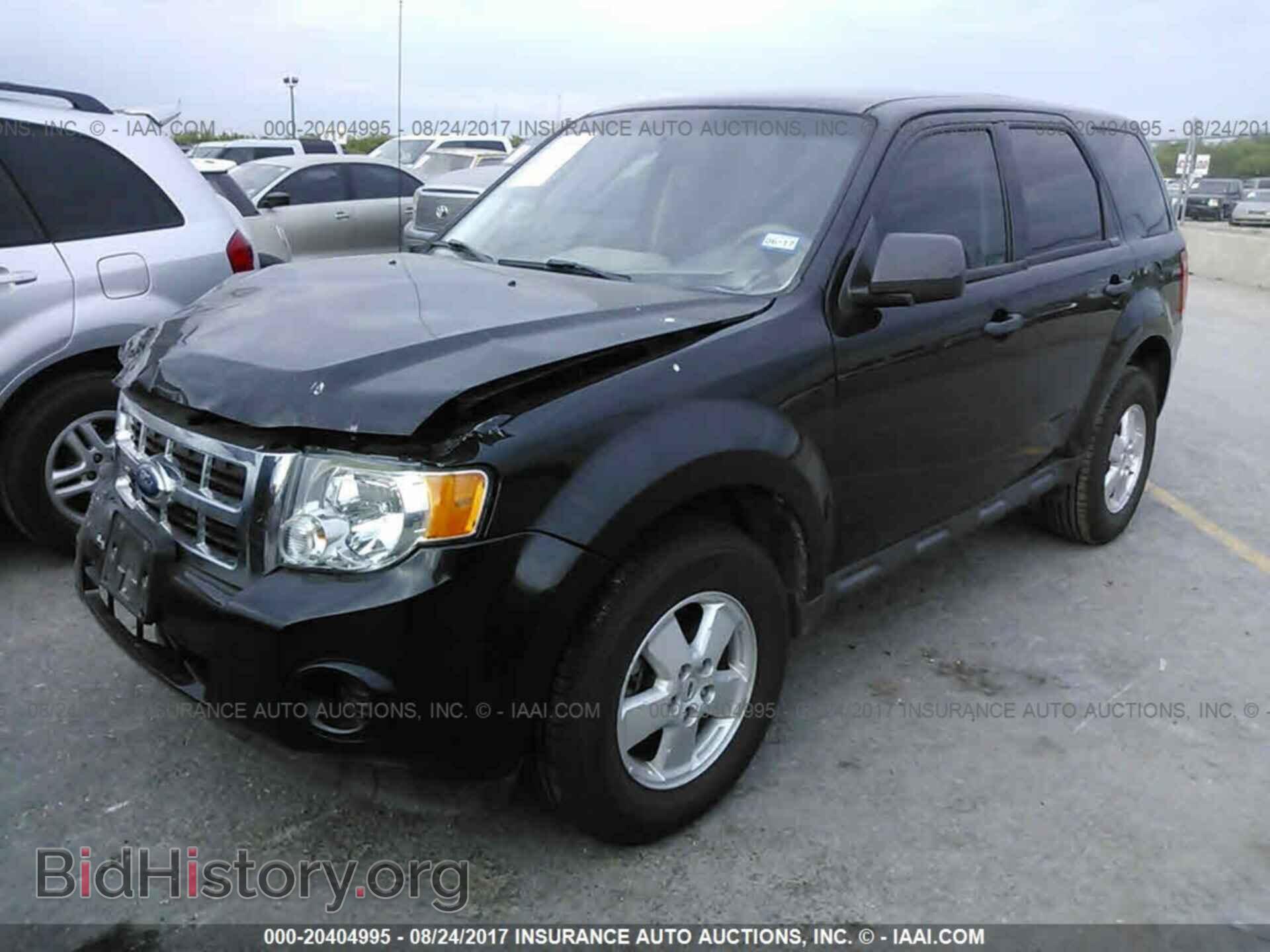 2011 Ford Escape - VIN: 1FMCU0C79BKC62791 - Photo 2