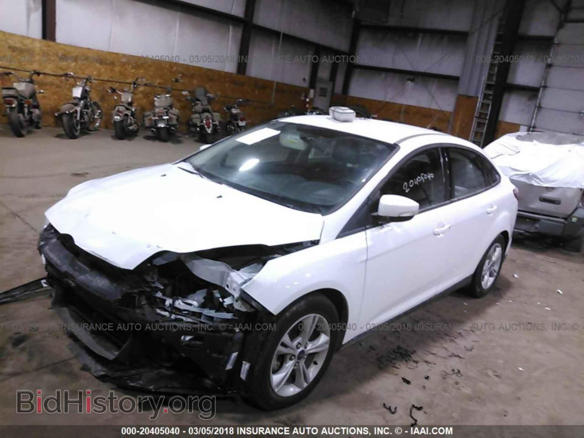 2014 Ford Focus - VIN: 1FADP3F24EL460927 - Photo 2