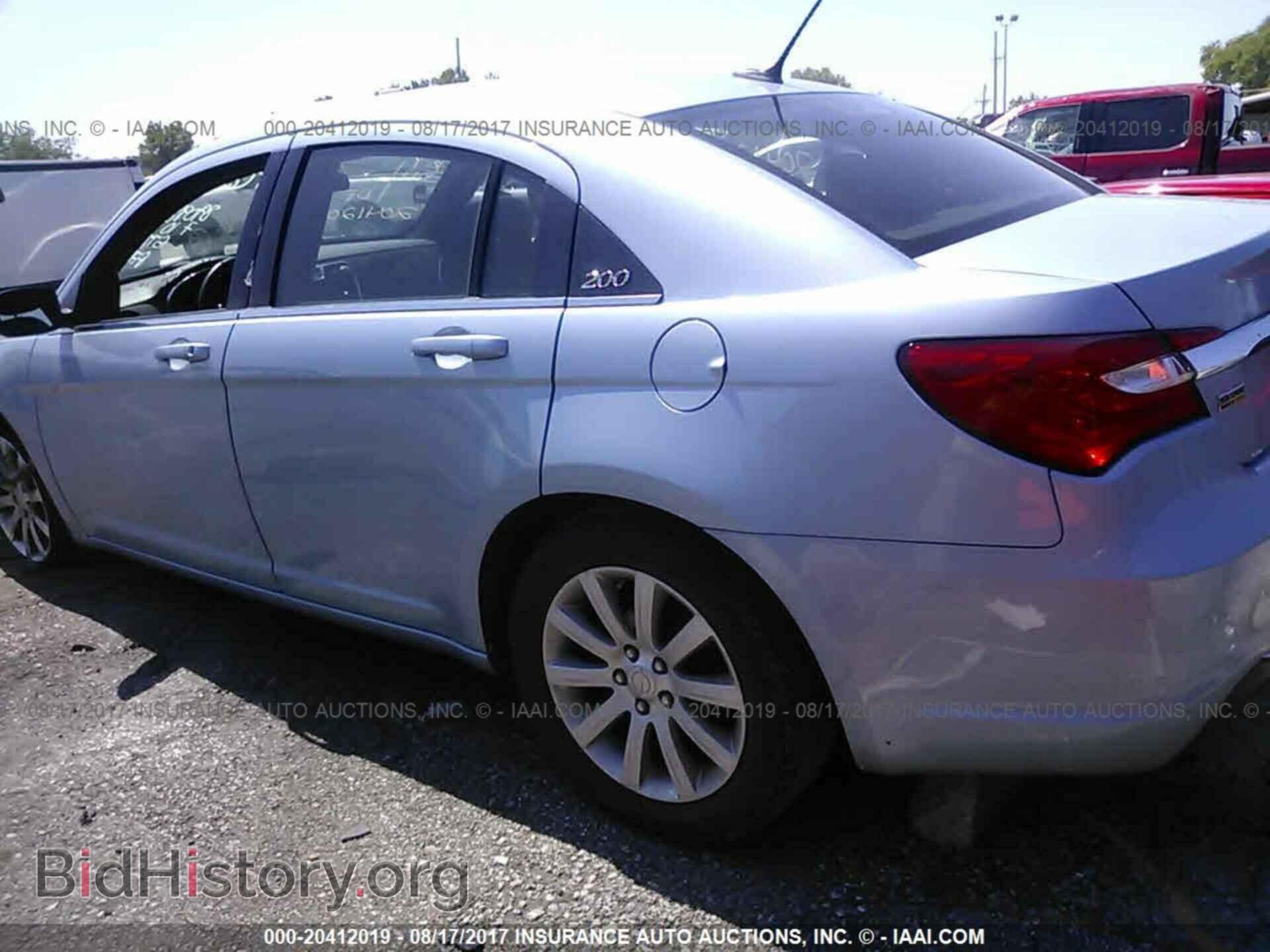 2014 Chrysler 200 - VIN: 1C3CCBBG8EN145005 - Фото 3