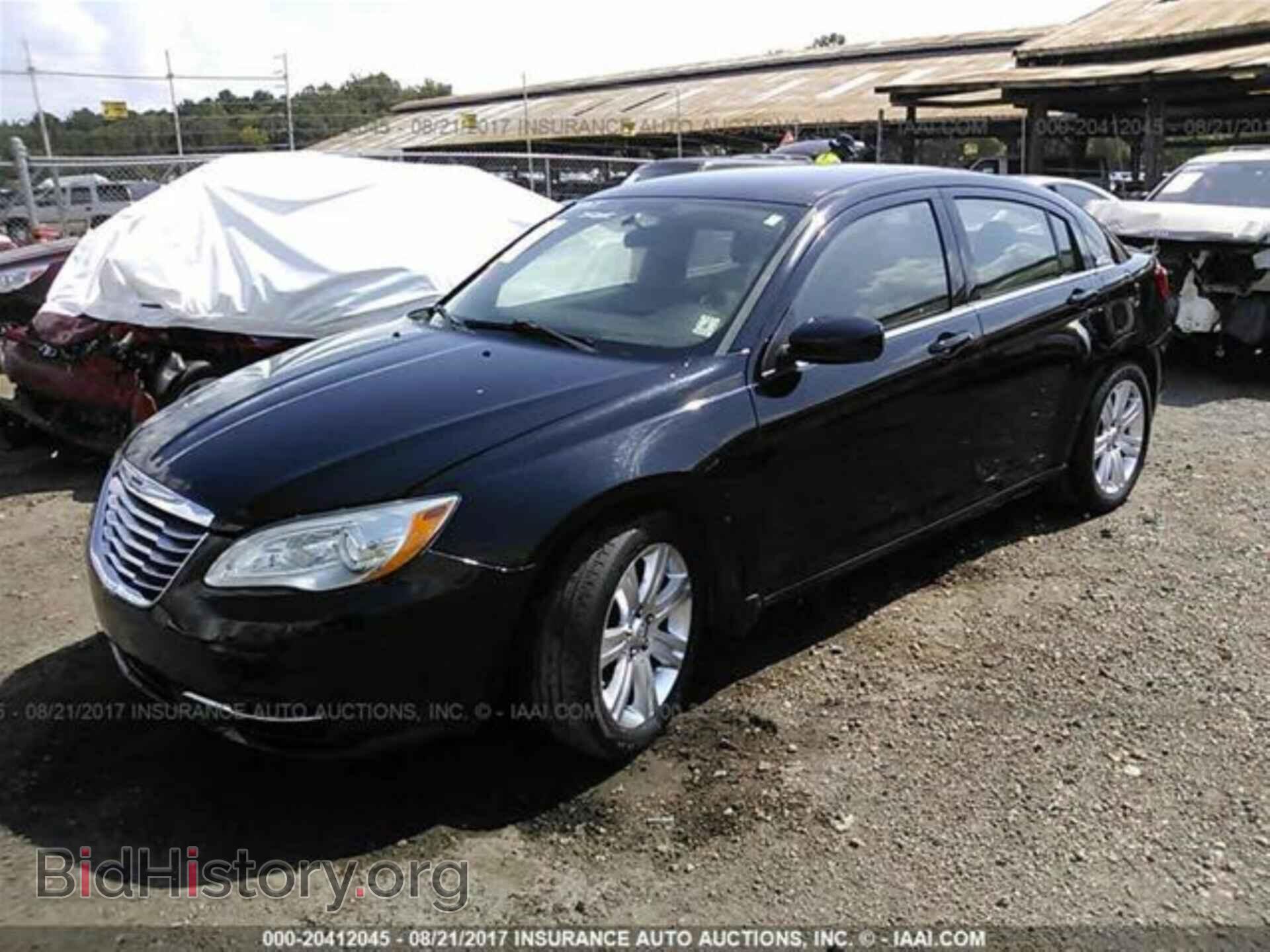 2013 Chrysler 200 - VIN: 1C3CCBBB5DN728747 - Фото 2