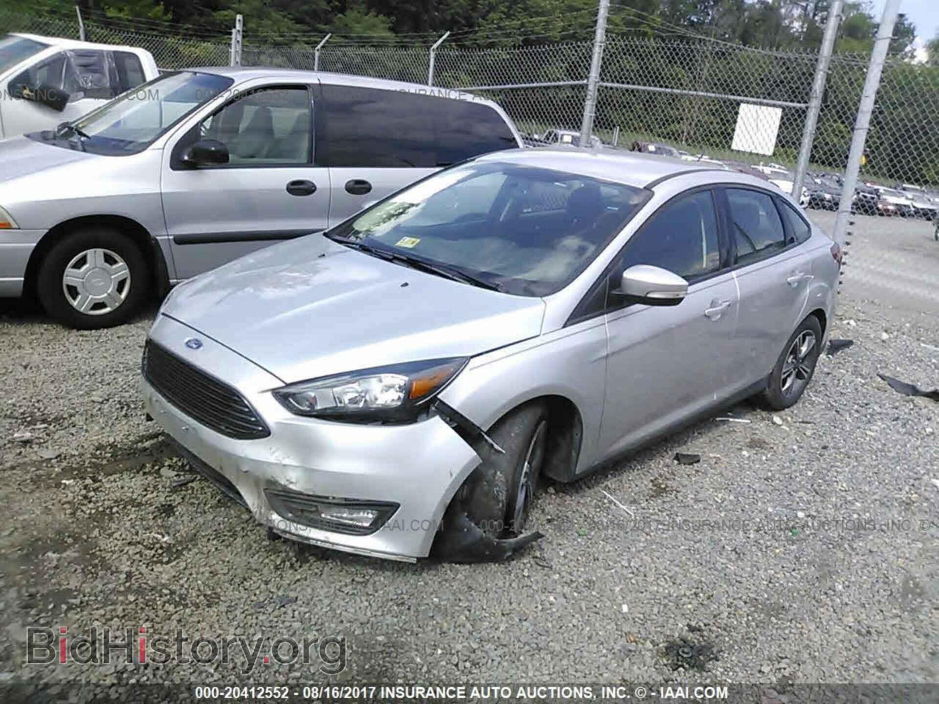 2016 Ford Focus - VIN: 1FADP3FE2GL305287 - Photo 2