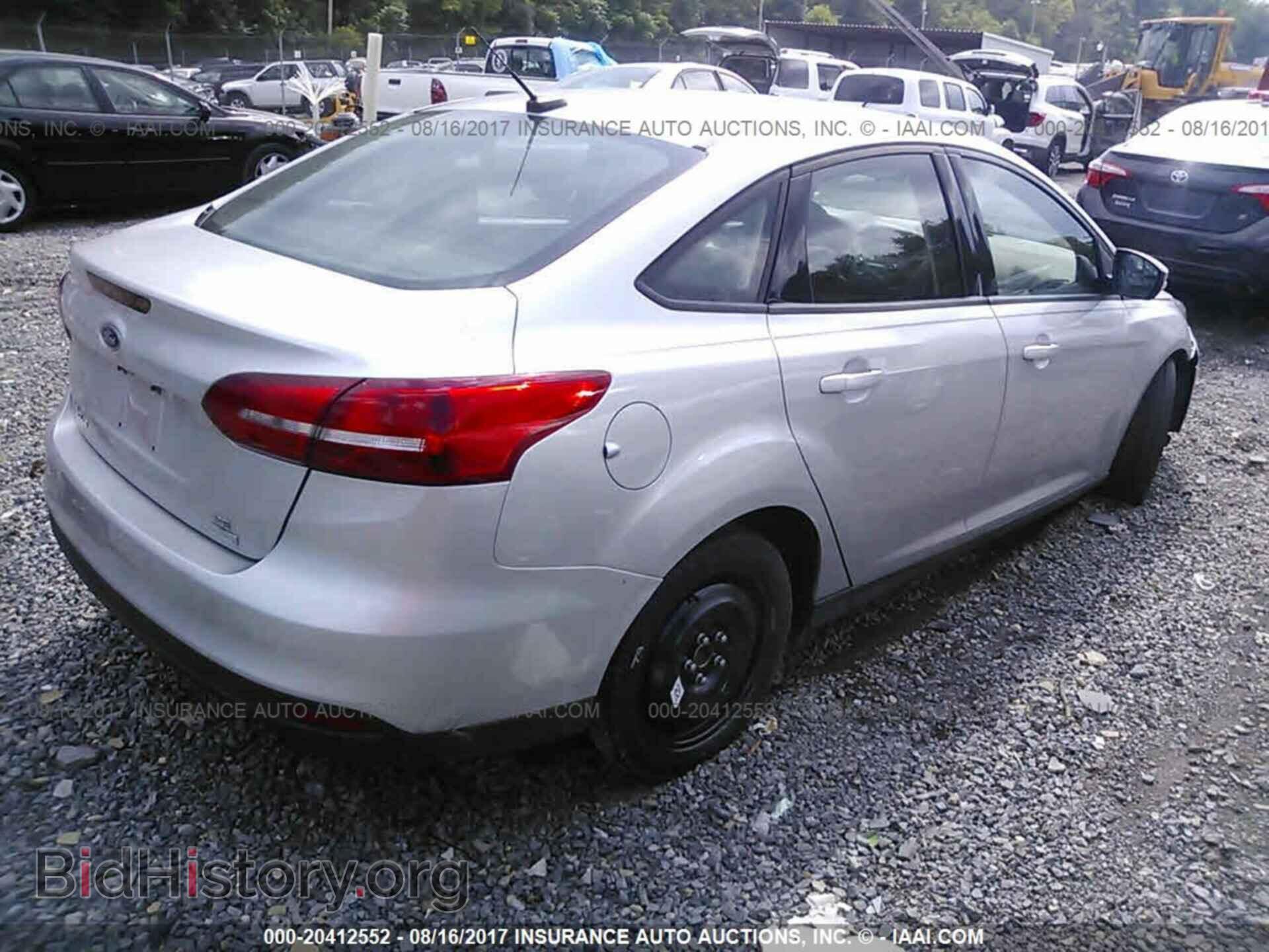 2016 Ford Focus - VIN: 1FADP3FE2GL305287 - Photo 4