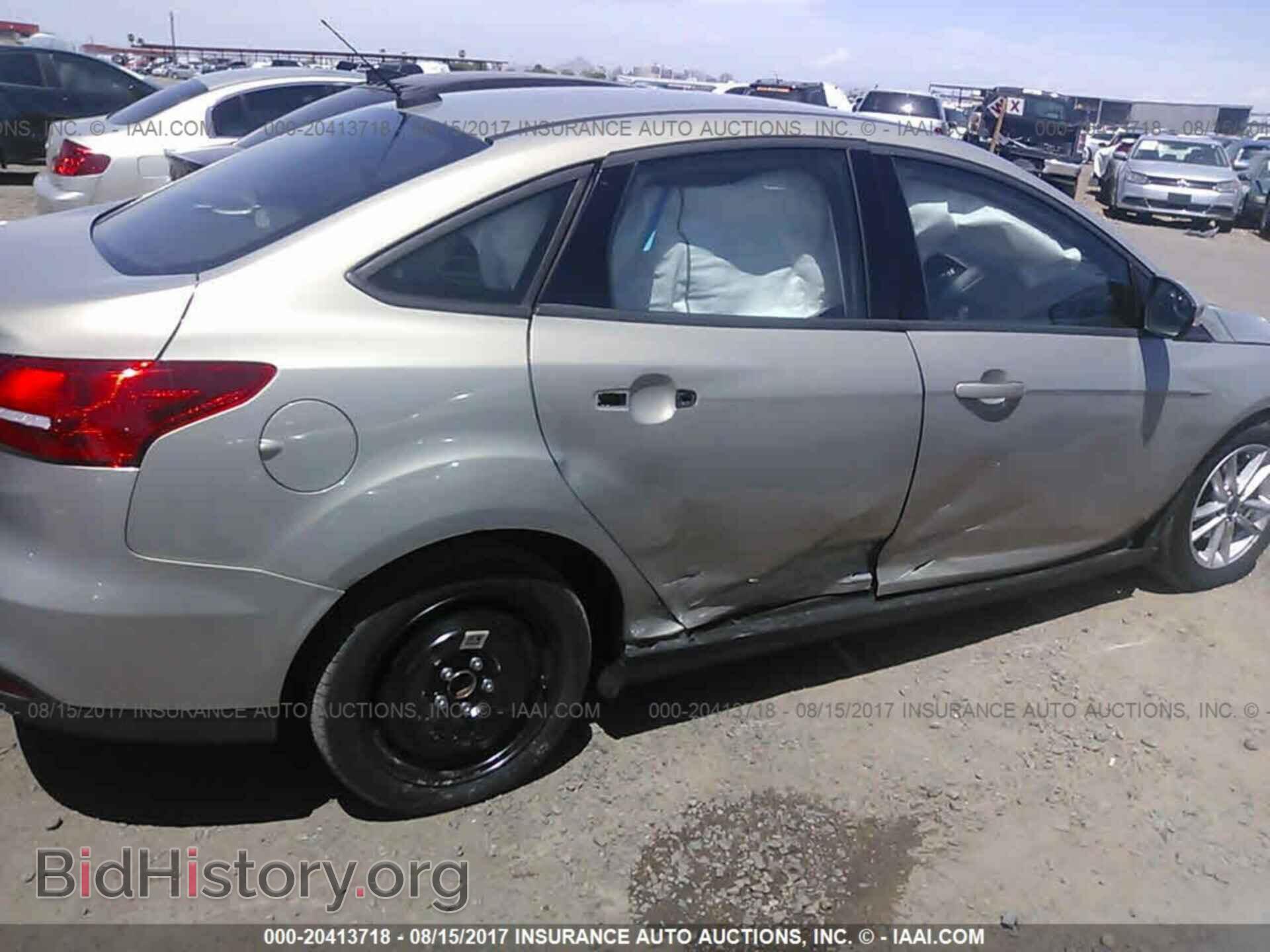 2016 Ford Focus - VIN: 1FADP3F24GL380191 - Photo 6