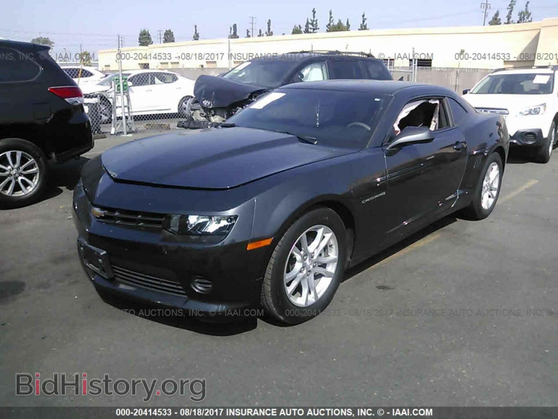 2015 Chevrolet Camaro - VIN: 2G1FB1E32F9172745 - Photo 2