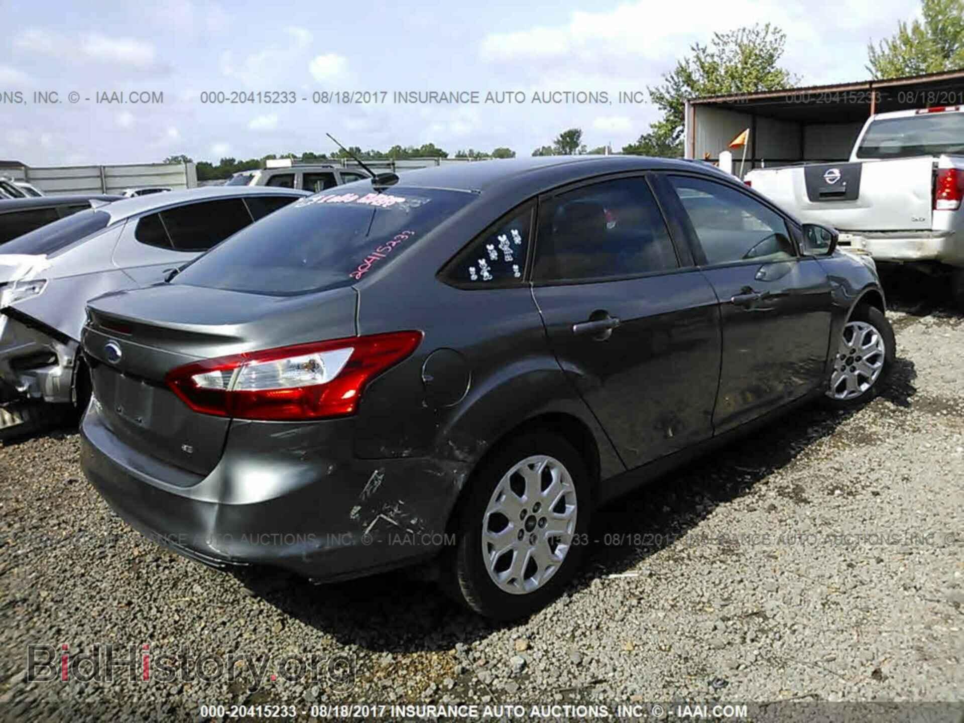 2012 Ford Focus - VIN: 1FAHP3F28CL292952 - Photo 4