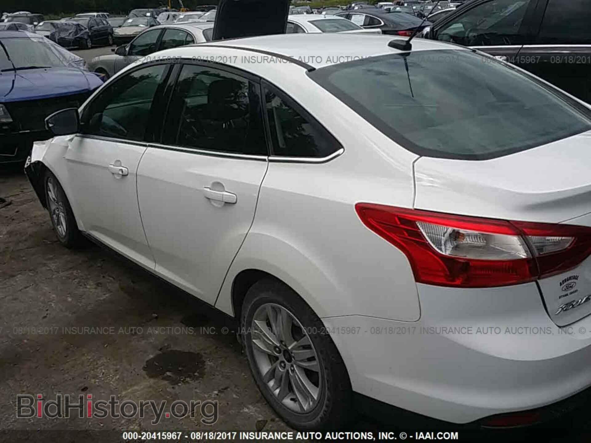 2012 Ford Focus - VIN: 1FAHP3H28CL324974 - Photo 3