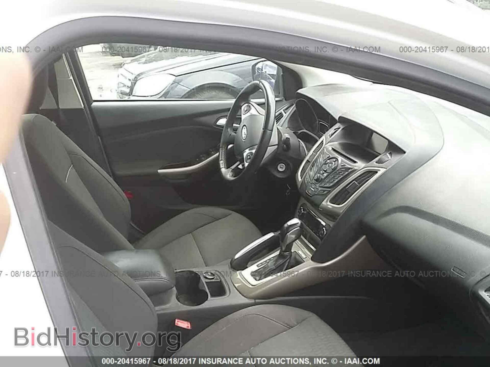 2012 Ford Focus - VIN: 1FAHP3H28CL324974 - Photo 5