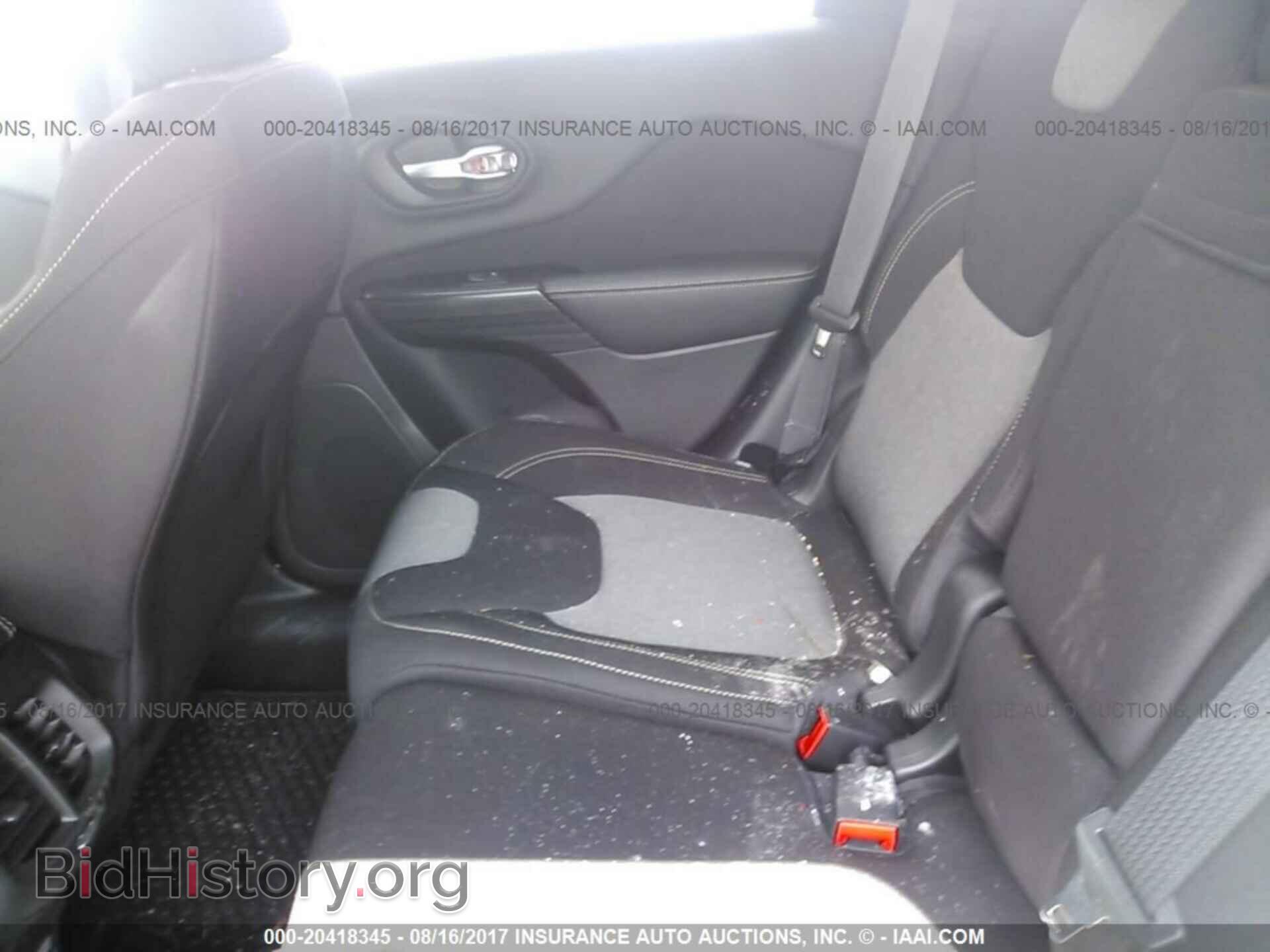 2014 Jeep Cherokee - VIN: 1C4PJMCS4EW260664 - Photo 8