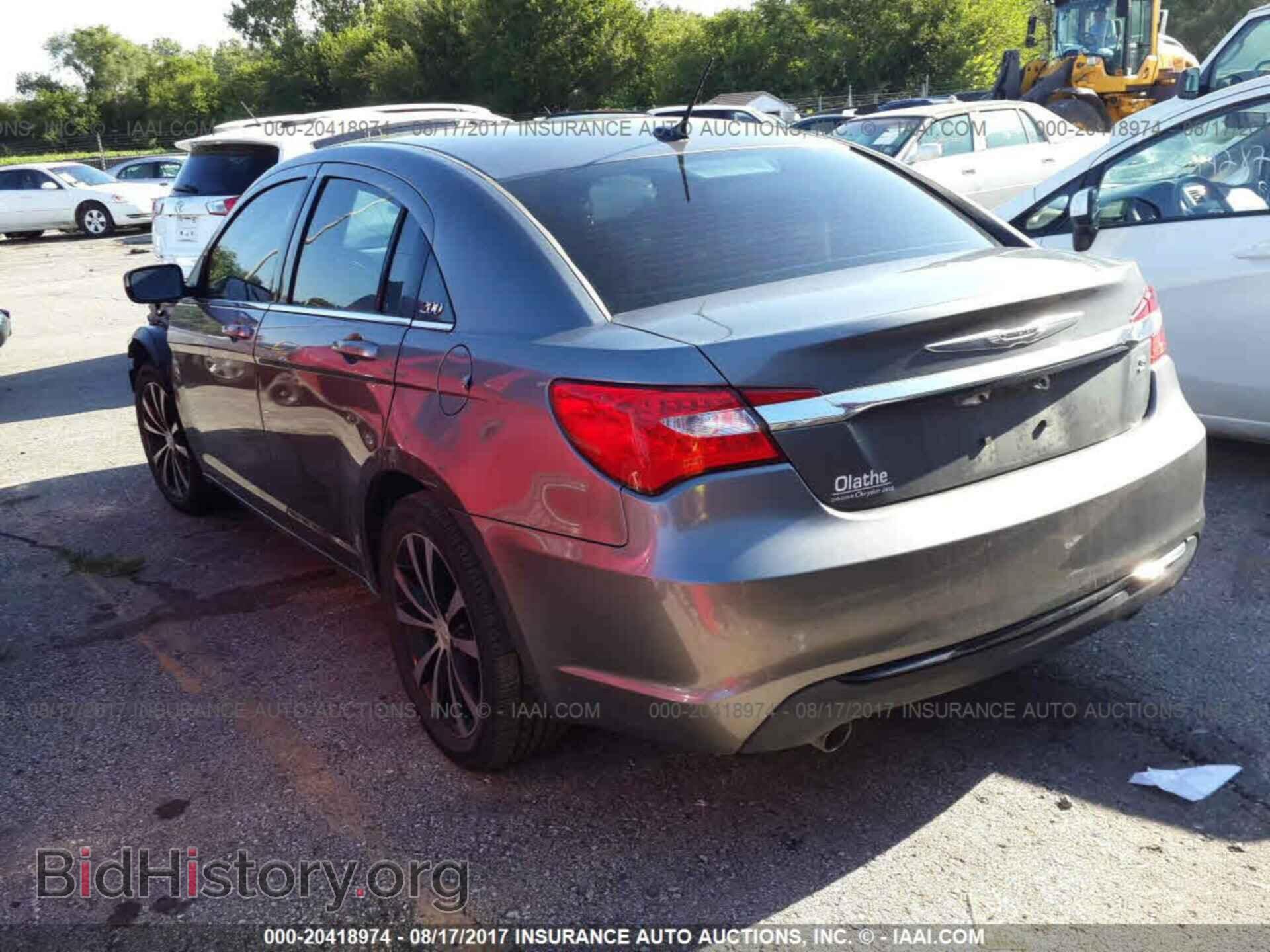 2012 Chrysler 200 - VIN: 1C3CCBBG3CN257899 - Фото 3