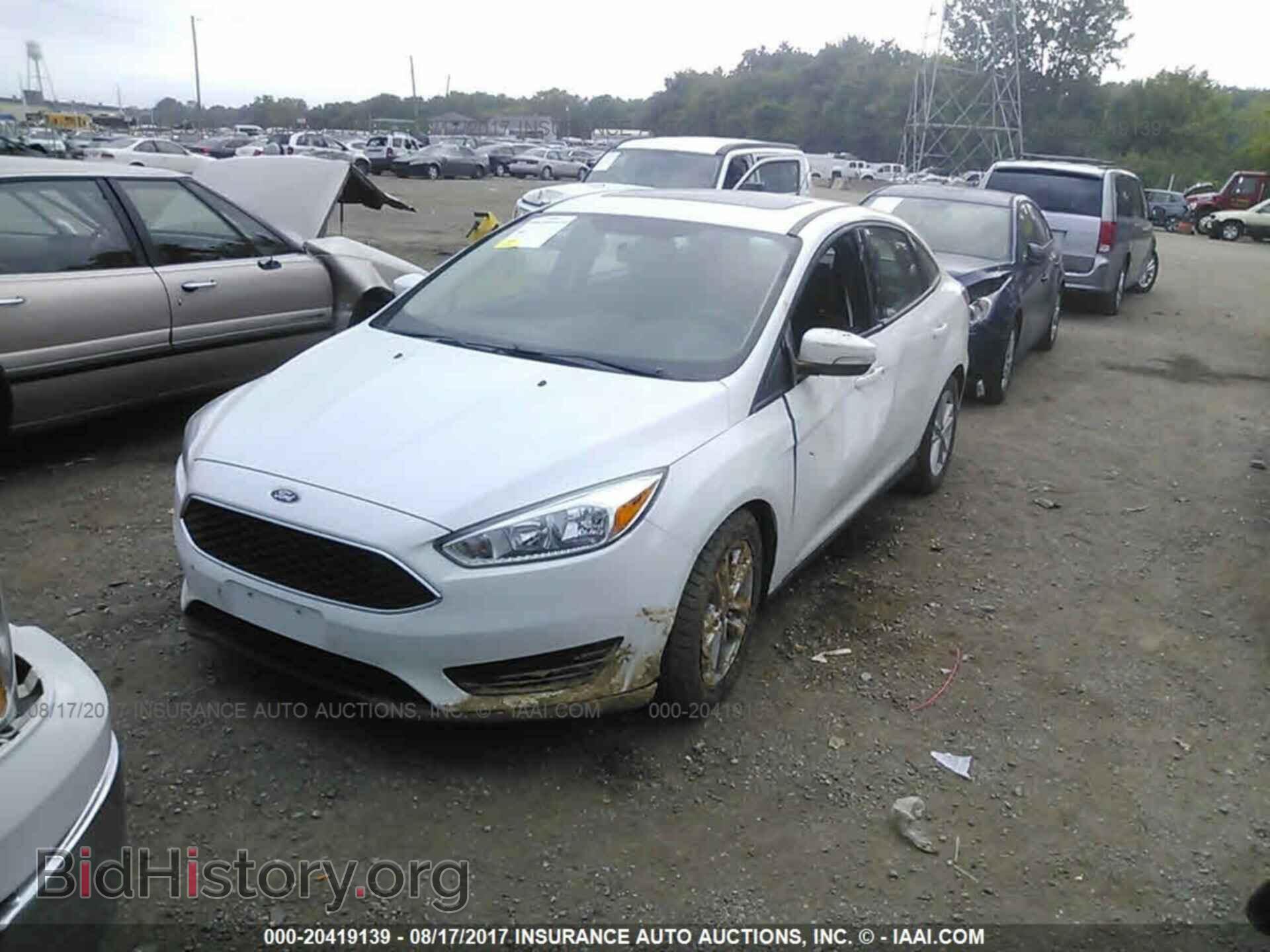 2015 Ford Focus - VIN: 1FADP3F22FL242518 - Photo 2