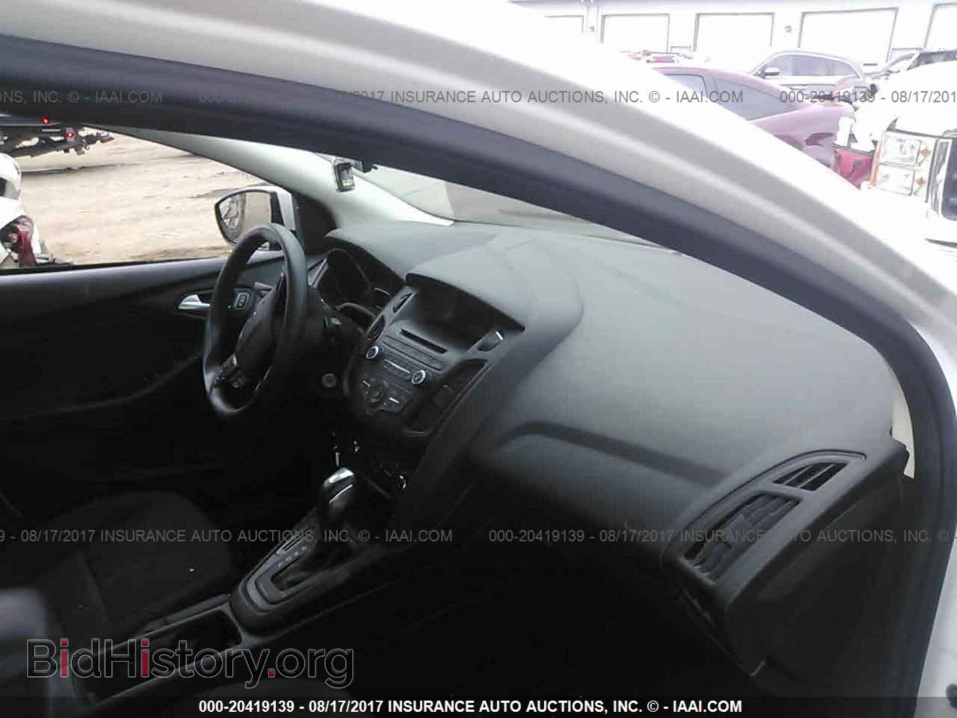 2015 Ford Focus - VIN: 1FADP3F22FL242518 - Photo 5